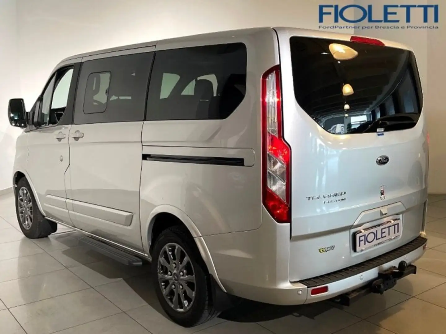 Ford Tourneo Custom 320 2.0 ECOBLUE 130CV AUT. PC TITANIUM - 2