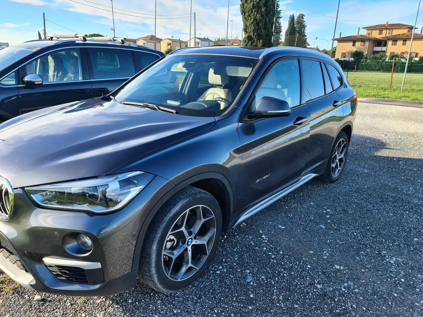 BMW X1 X1 F48 xdrive25d xLine auto Grijs - 1