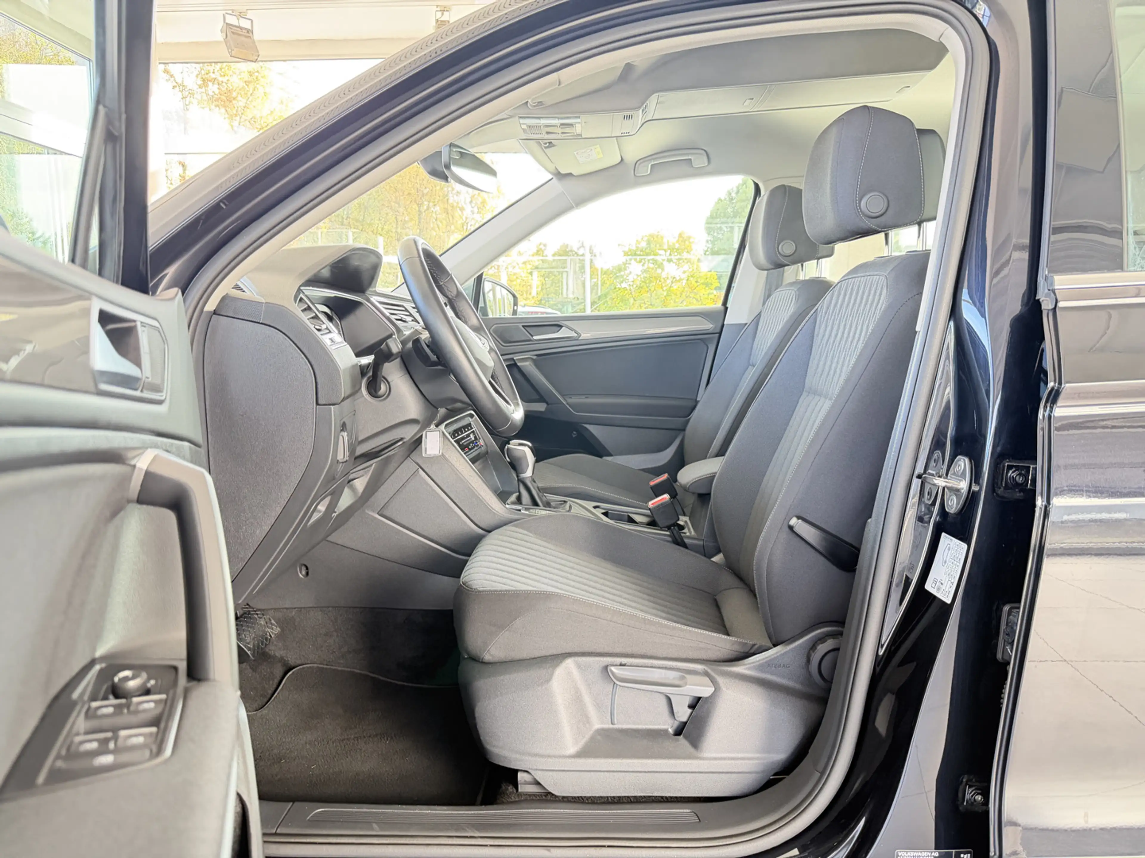 Volkswagen Tiguan Allspace Life 1.5 TSI 7.SI DSG NAVI LED PDC SHZG AHK BT — photo 8
