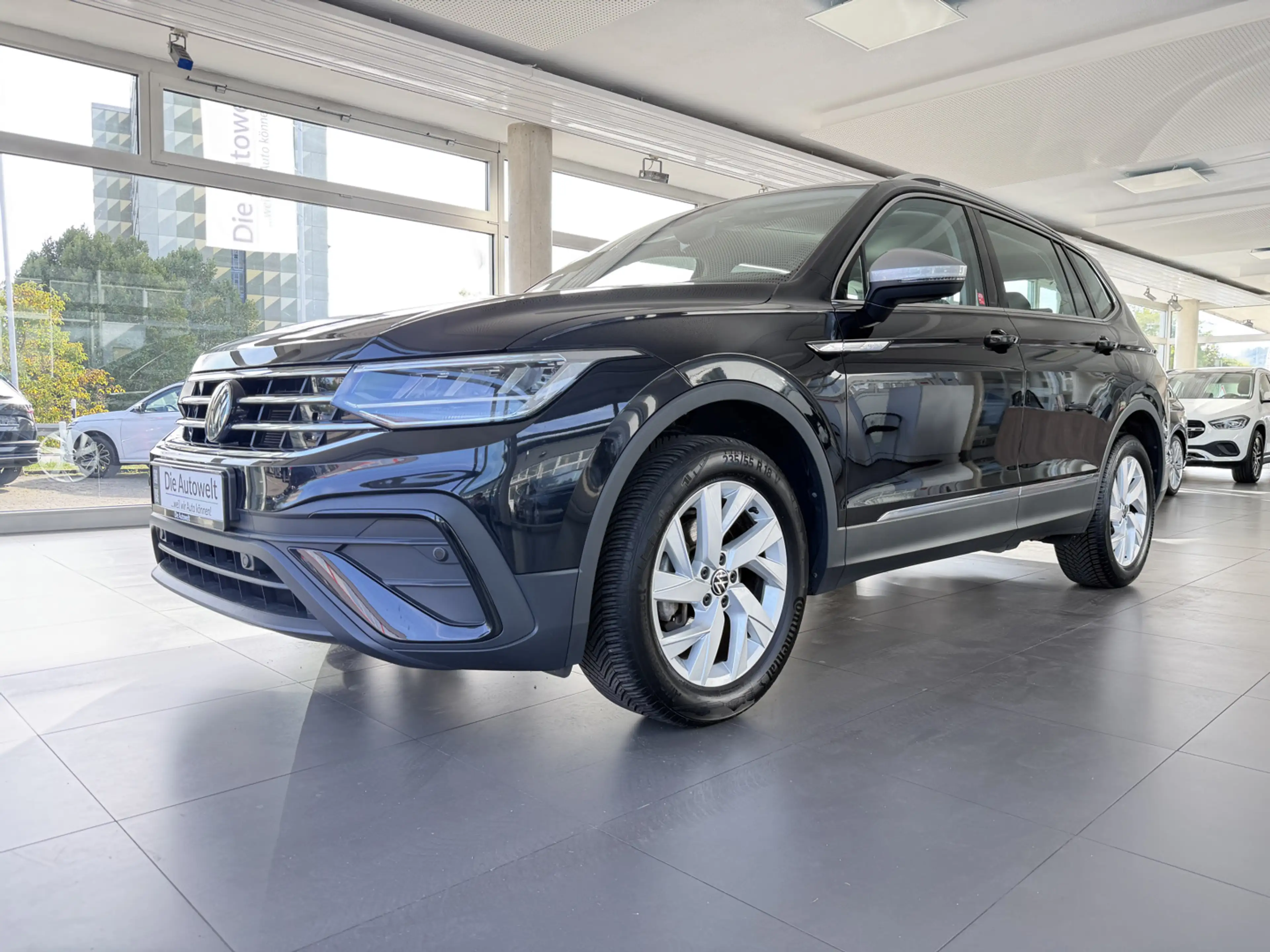 Volkswagen Tiguan Allspace Life 1.5 TSI 7.SI DSG NAVI LED PDC SHZG AHK BT — photo 3