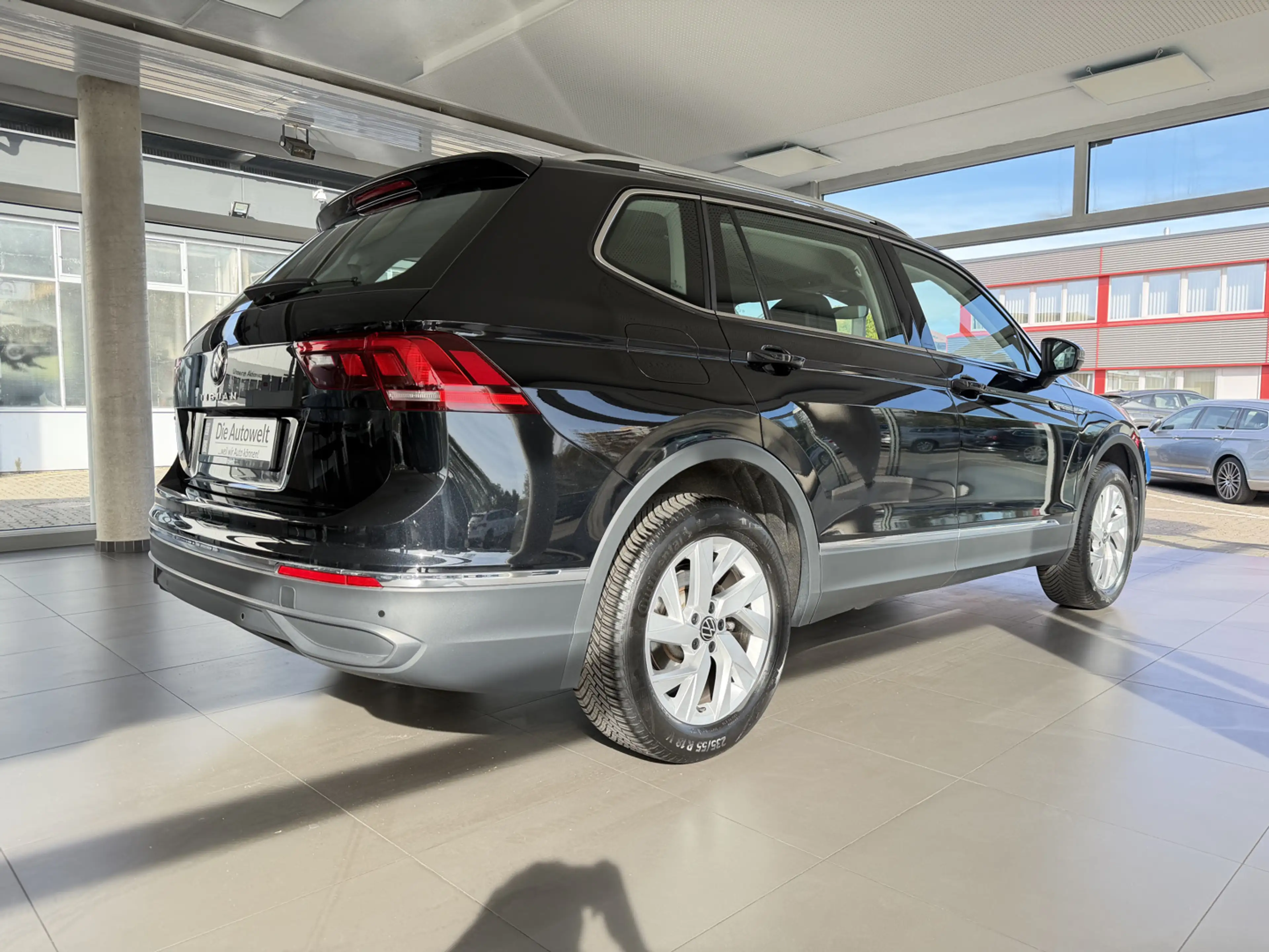 Volkswagen Tiguan Allspace Life 1.5 TSI 7.SI DSG NAVI LED PDC SHZG AHK BT — photo 6