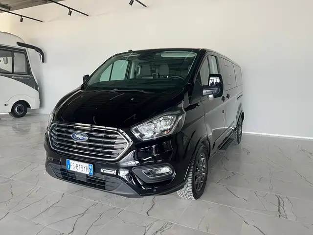 Ford Tourneo Custom 2.0 tdci 310 L2 Tourneo Titanium 170CV 9P