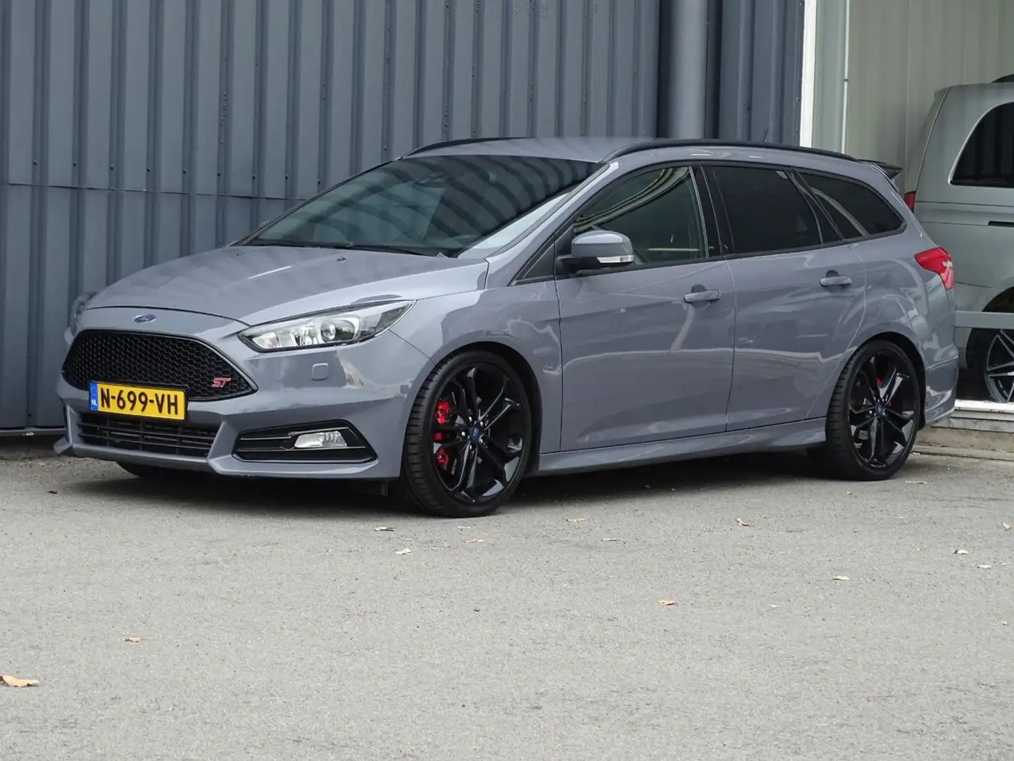 Ford Focus Wagon 2.0 ST-3 250PK | Camera | Recaro | 19" Gris - 2