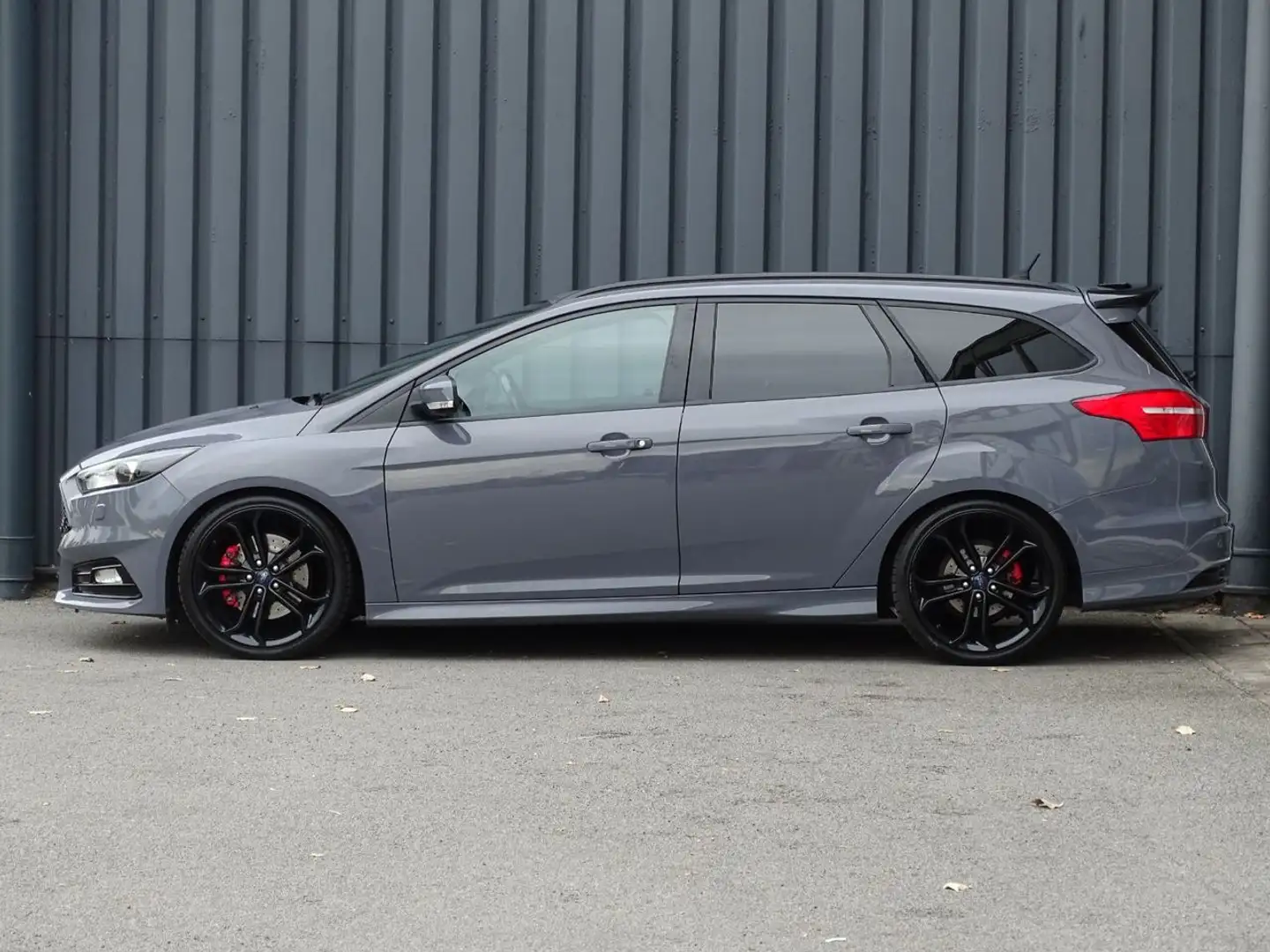 Ford Focus Wagon 2.0 ST-3 250PK | Camera | Recaro | 19" Grijs - 2