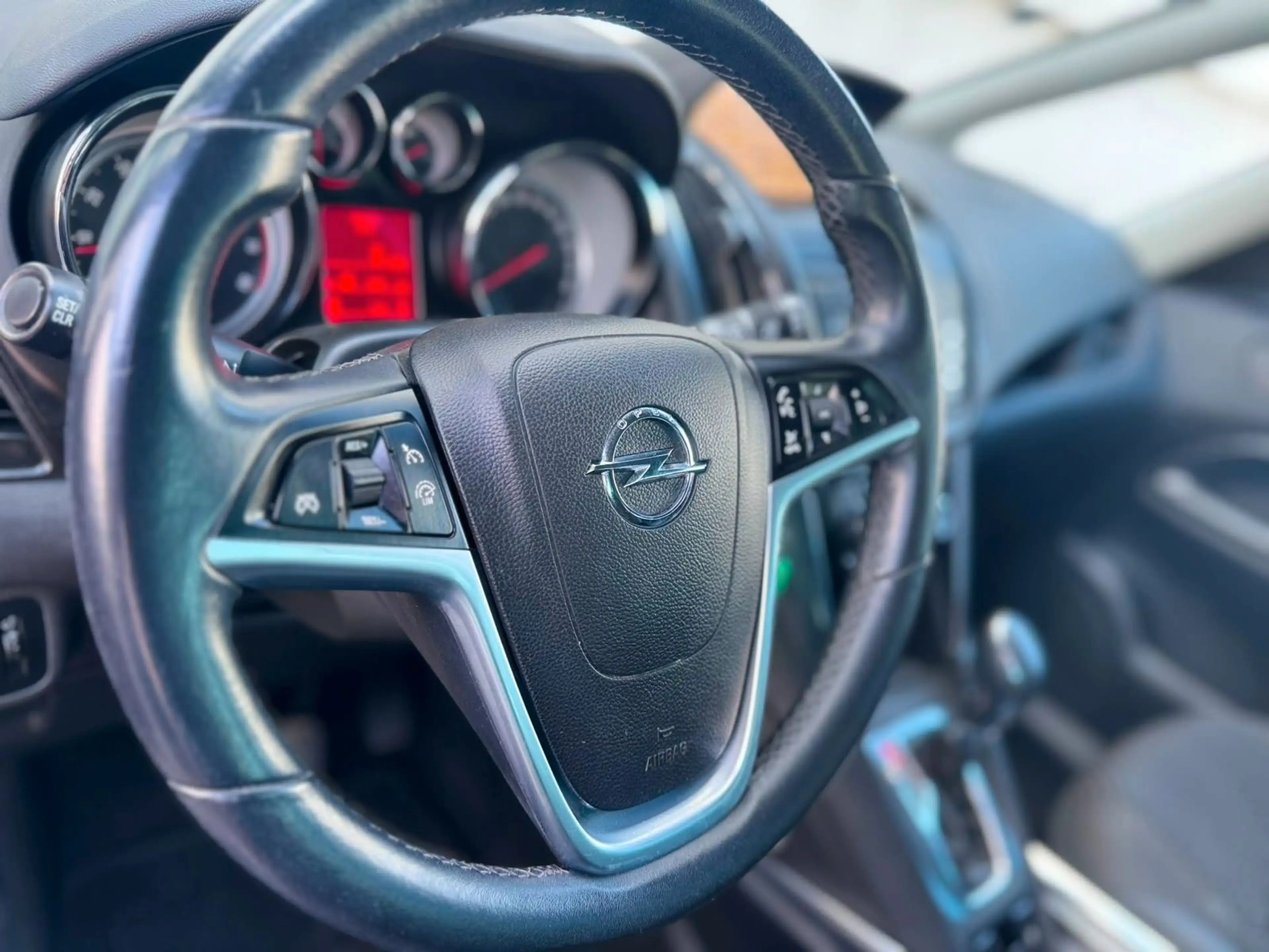 Opel Zafira Tourer Zafira C Tourer Innovation 7Sitze 140ps 1Hand — photo 23