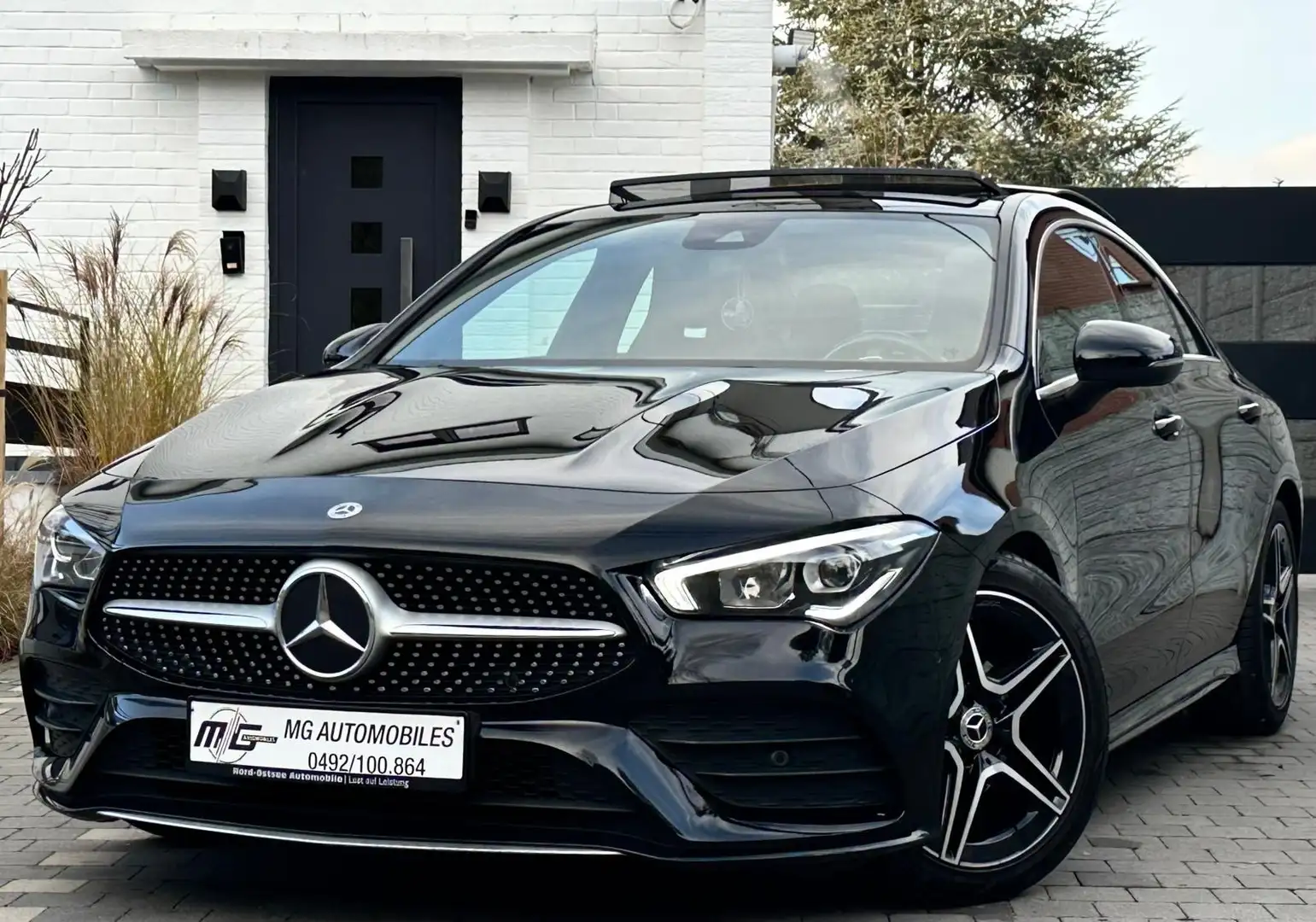 Mercedes-Benz CLA 180 PACK NIGHT AMG FULL -TOIT PANO - BOITE AUTO CAMERA Zwart - 1