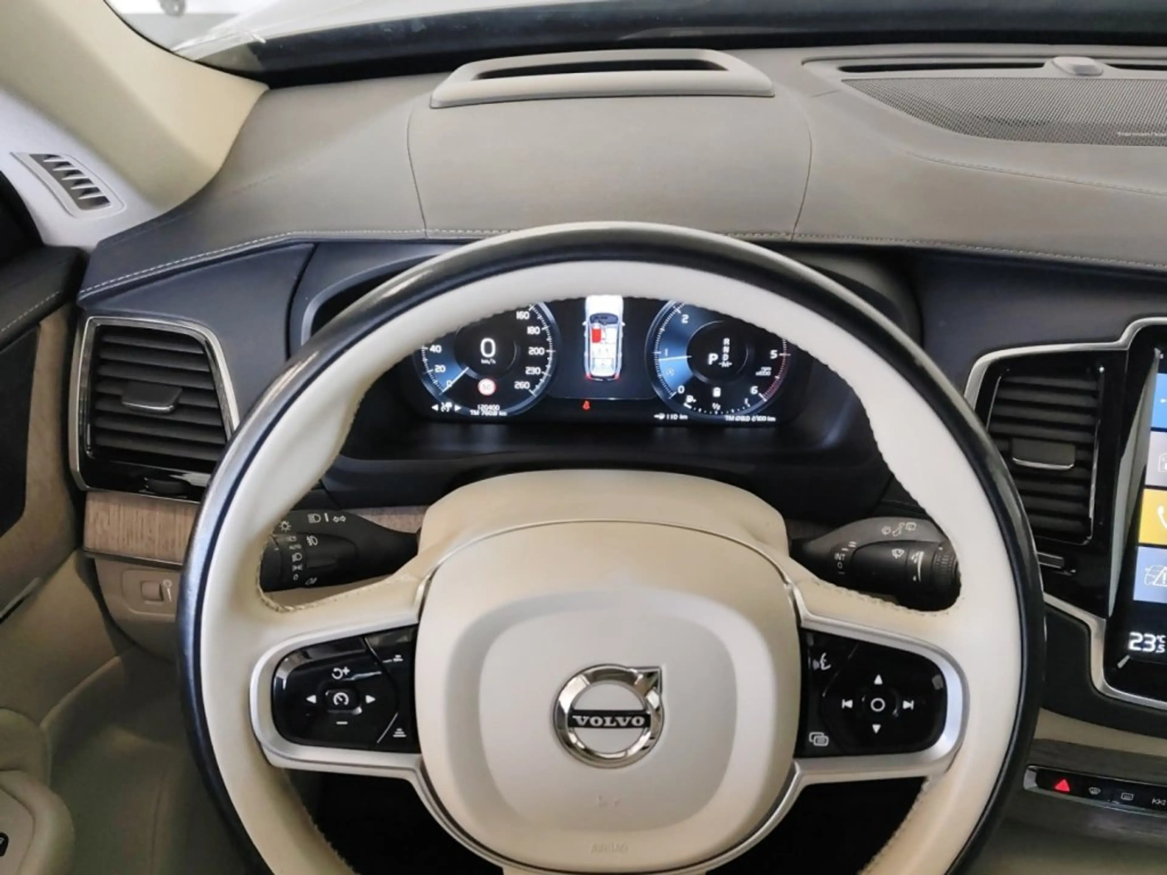Volvo XC90 B5 (D) AWD Inscription 7-Sitzer — photo 12