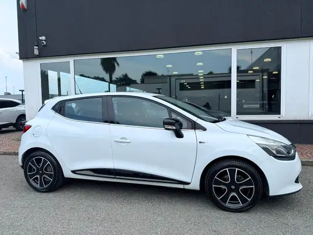 Renault Clio view 4