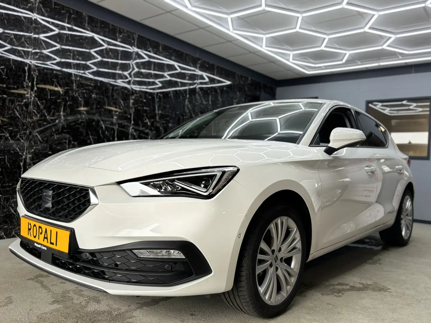 SEAT Leon 1.5 eTSI Style Business Intense - 1