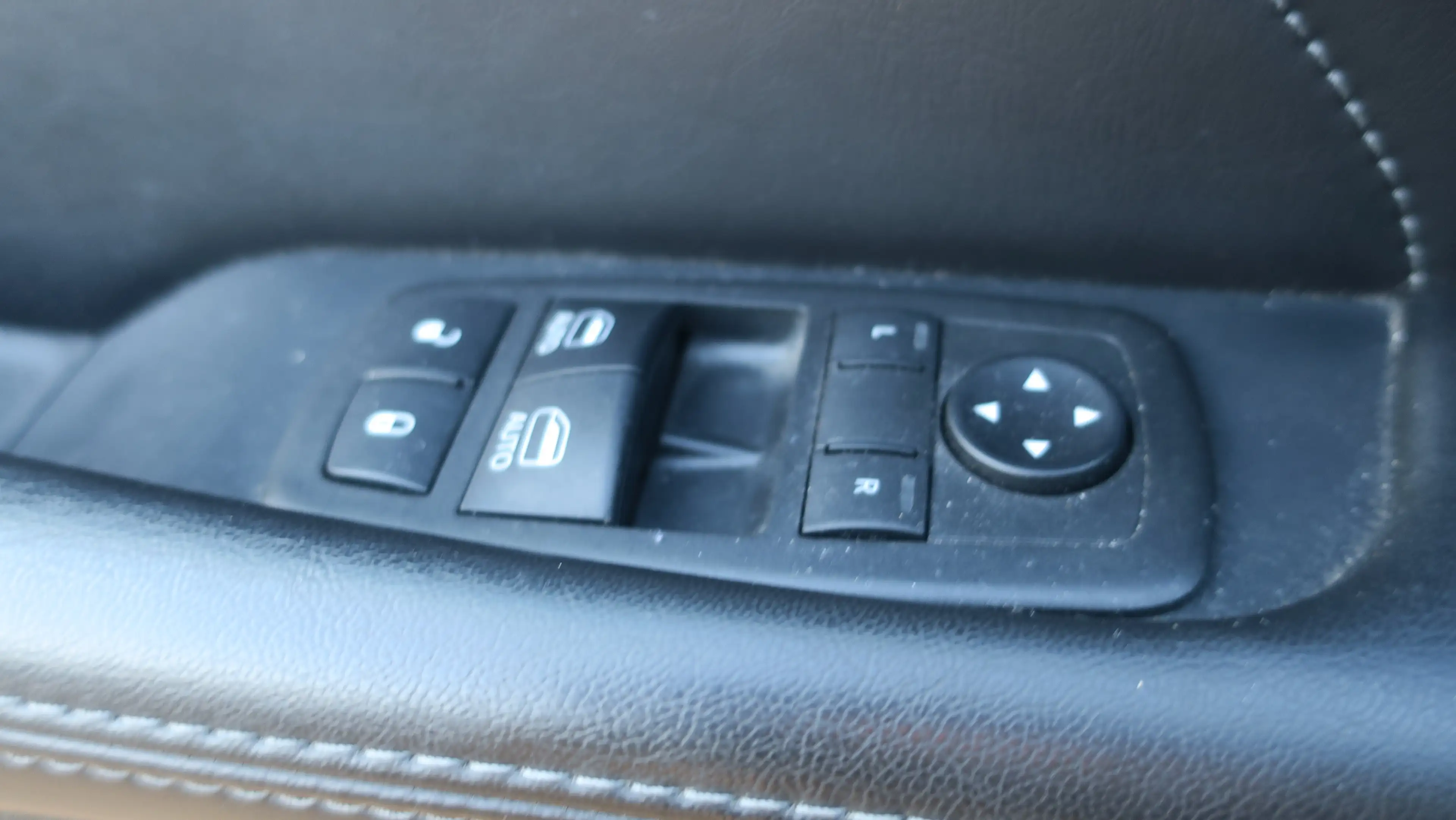 Dodge Challenger Challenger Automatik SXT Plus — photo 10