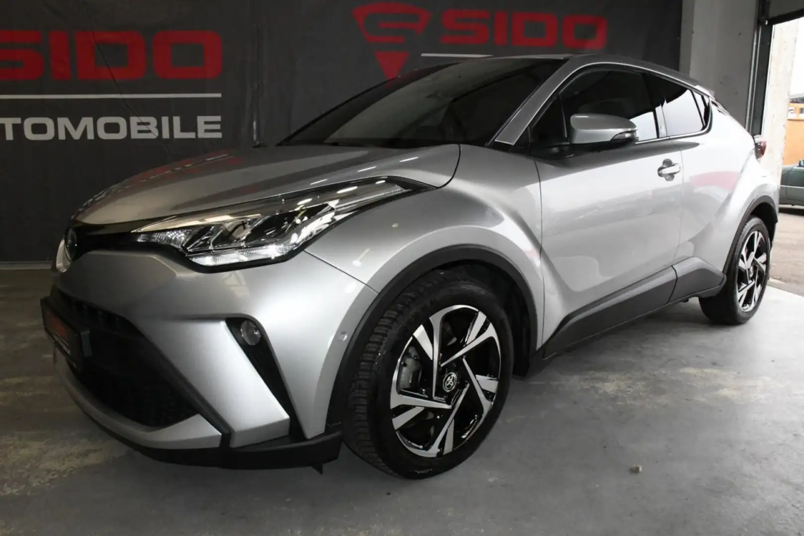 Toyota C-HR 1.8 Hybrid Team D ACC*NAV*CAM*KEY*TW*LK.HZ* Klima Silber - 2