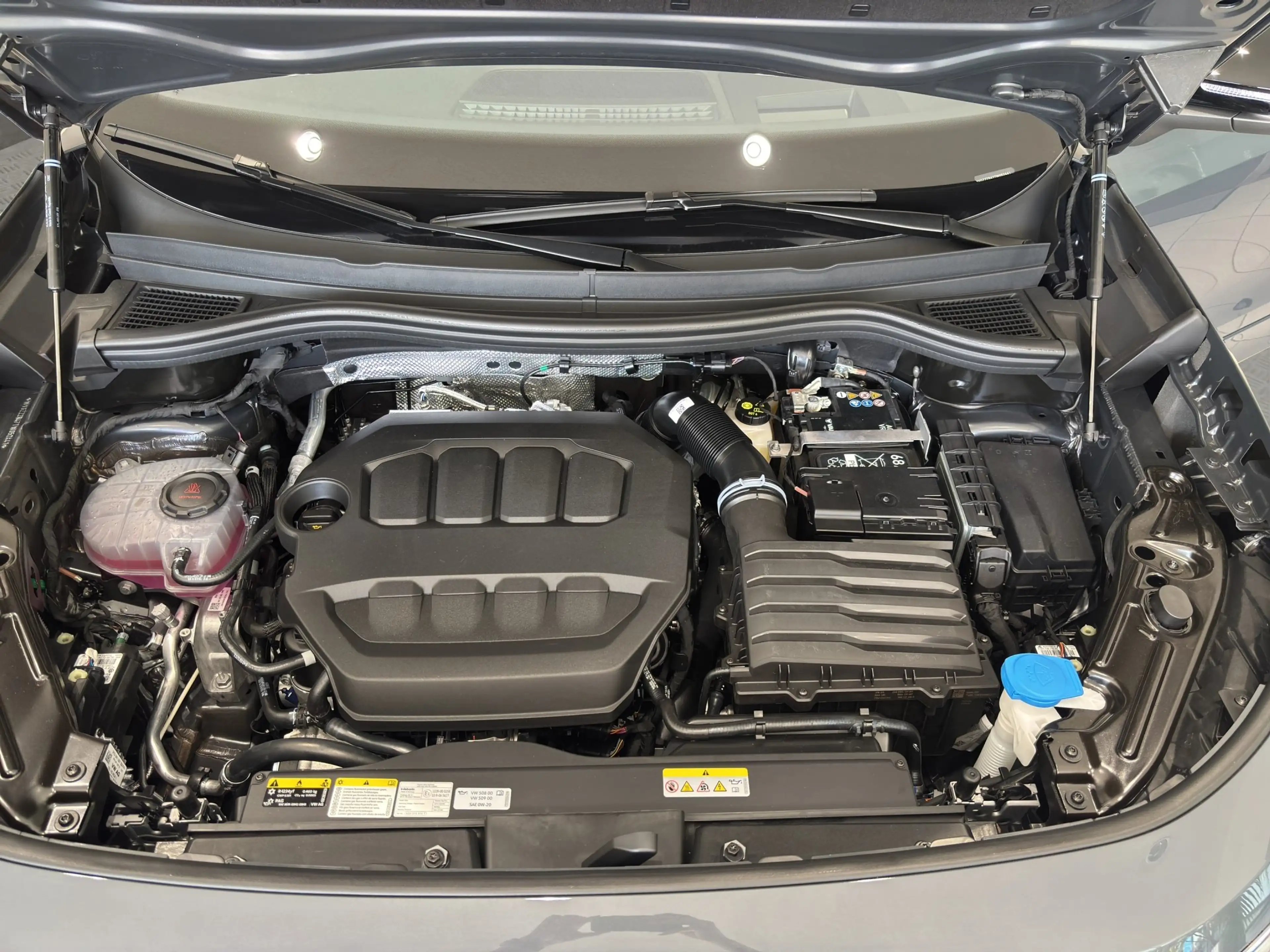 Volkswagen Tayron R-Line (WR/AHK/BlackStyle) 2.0 l TSI 4MOTION 7-Gan — photo 15
