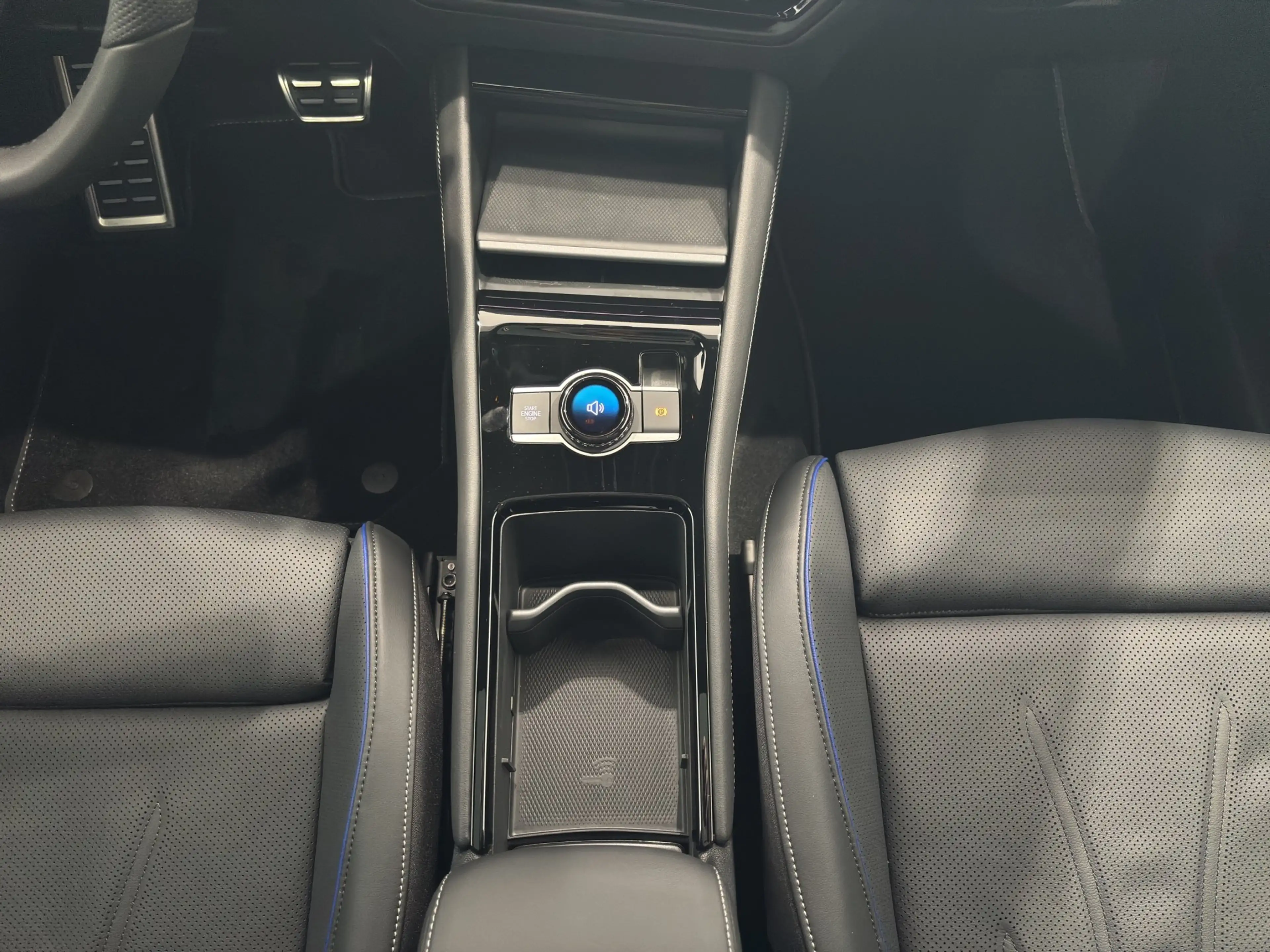Volkswagen Tayron R-Line (WR/AHK/BlackStyle) 2.0 l TSI 4MOTION 7-Gan — photo 13