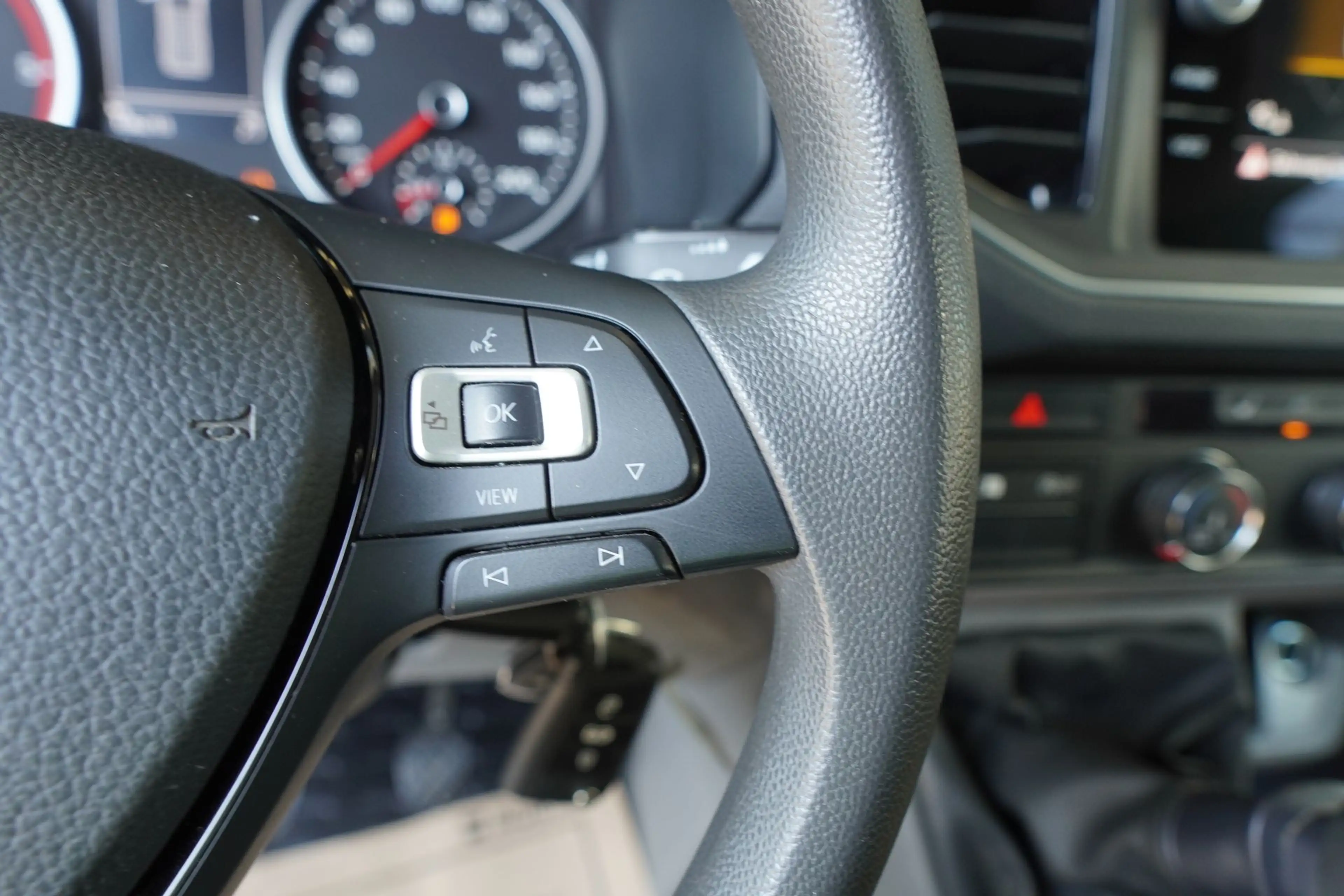 Volkswagen Crafter 2.0 TDI L3H3 "KLIMA*TEMP*NAVI*ST-HEIZ" — photo 27
