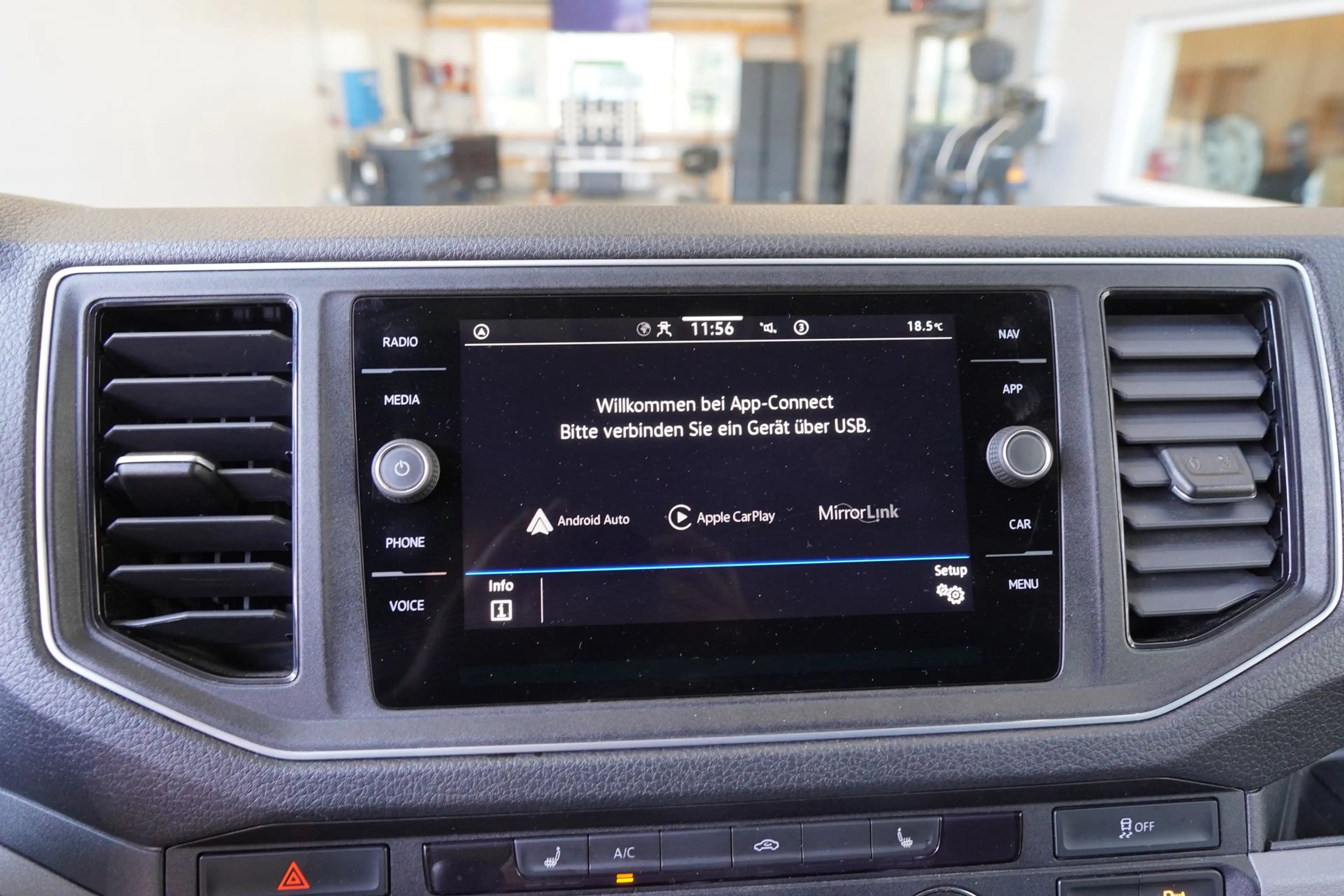 Volkswagen Crafter 2.0 TDI L3H3 "KLIMA*TEMP*NAVI*ST-HEIZ" — photo 31