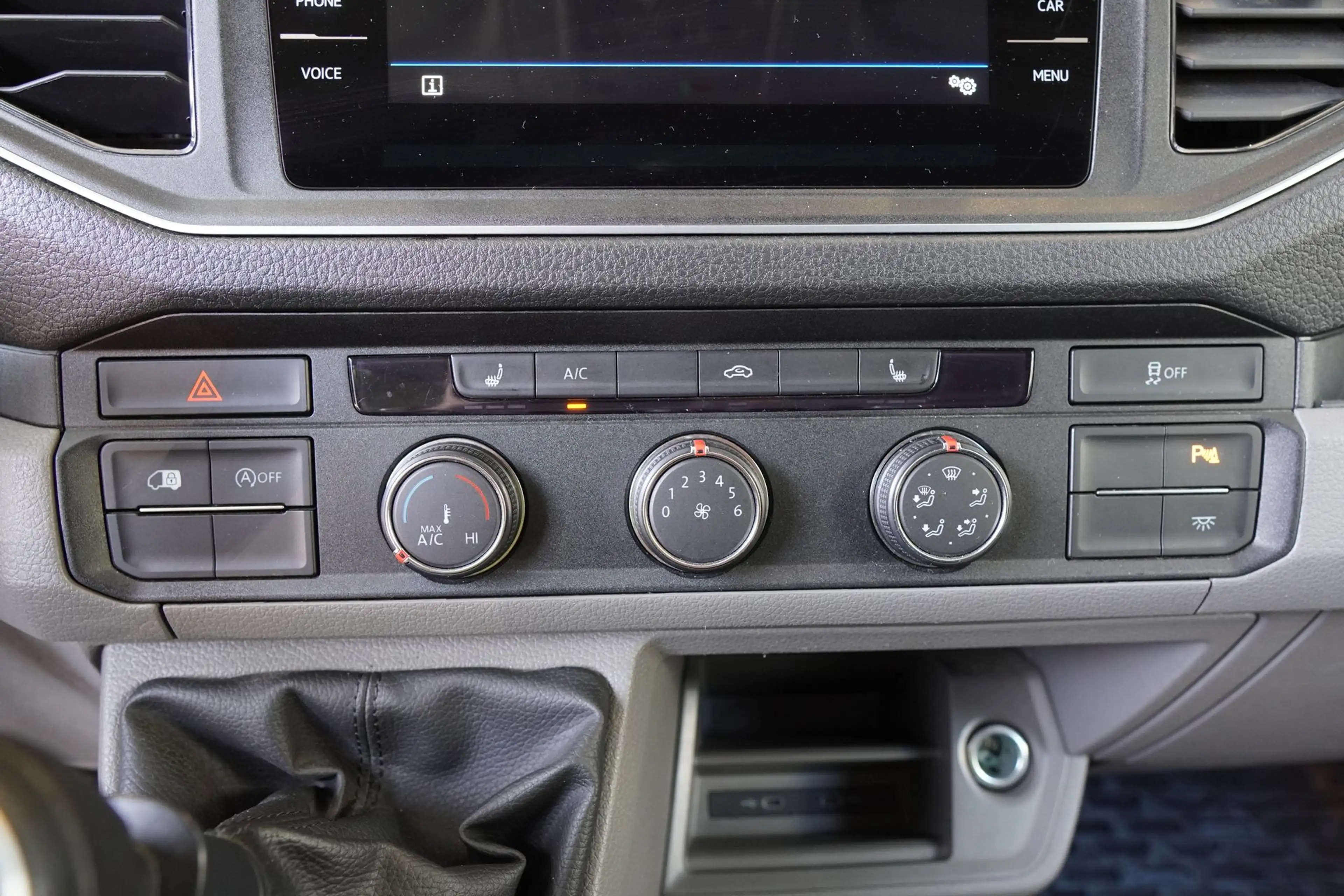 Volkswagen Crafter 2.0 TDI L3H3 "KLIMA*TEMP*NAVI*ST-HEIZ" — photo 32
