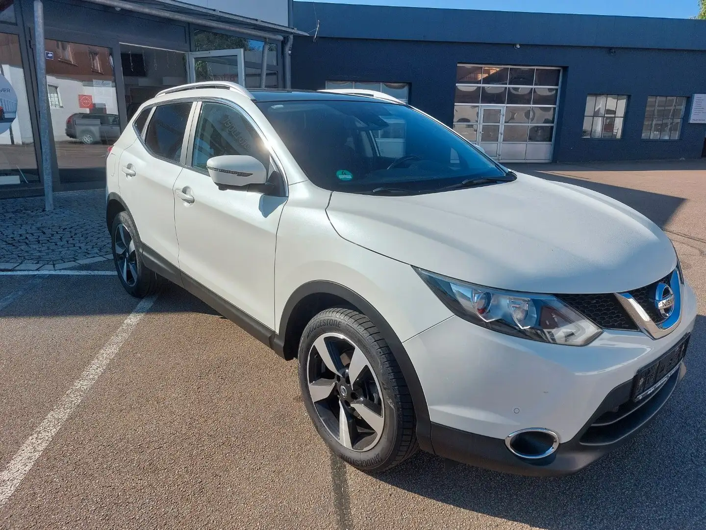 Nissan Qashqai 1,6 DIG-T N-Connecta, Winter-Paket Weiß - 2