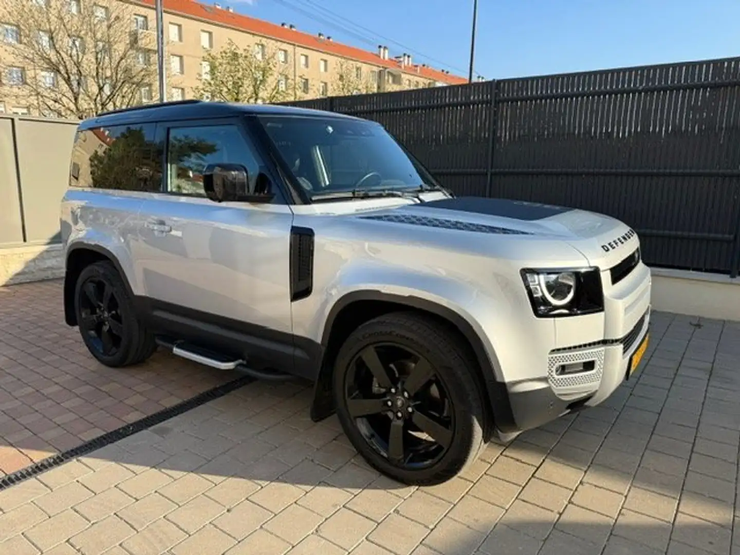 Land Rover Defender Defender 90 D200 X-Dynamic SE Grey - 1