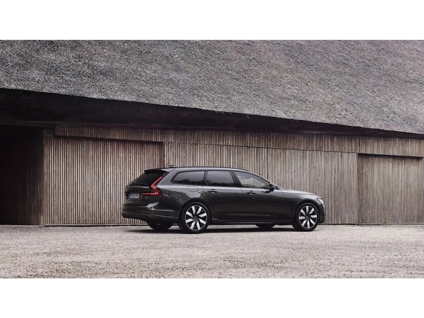 Volvo V90 T6 Plug-In Plus Dark Zwart - 1