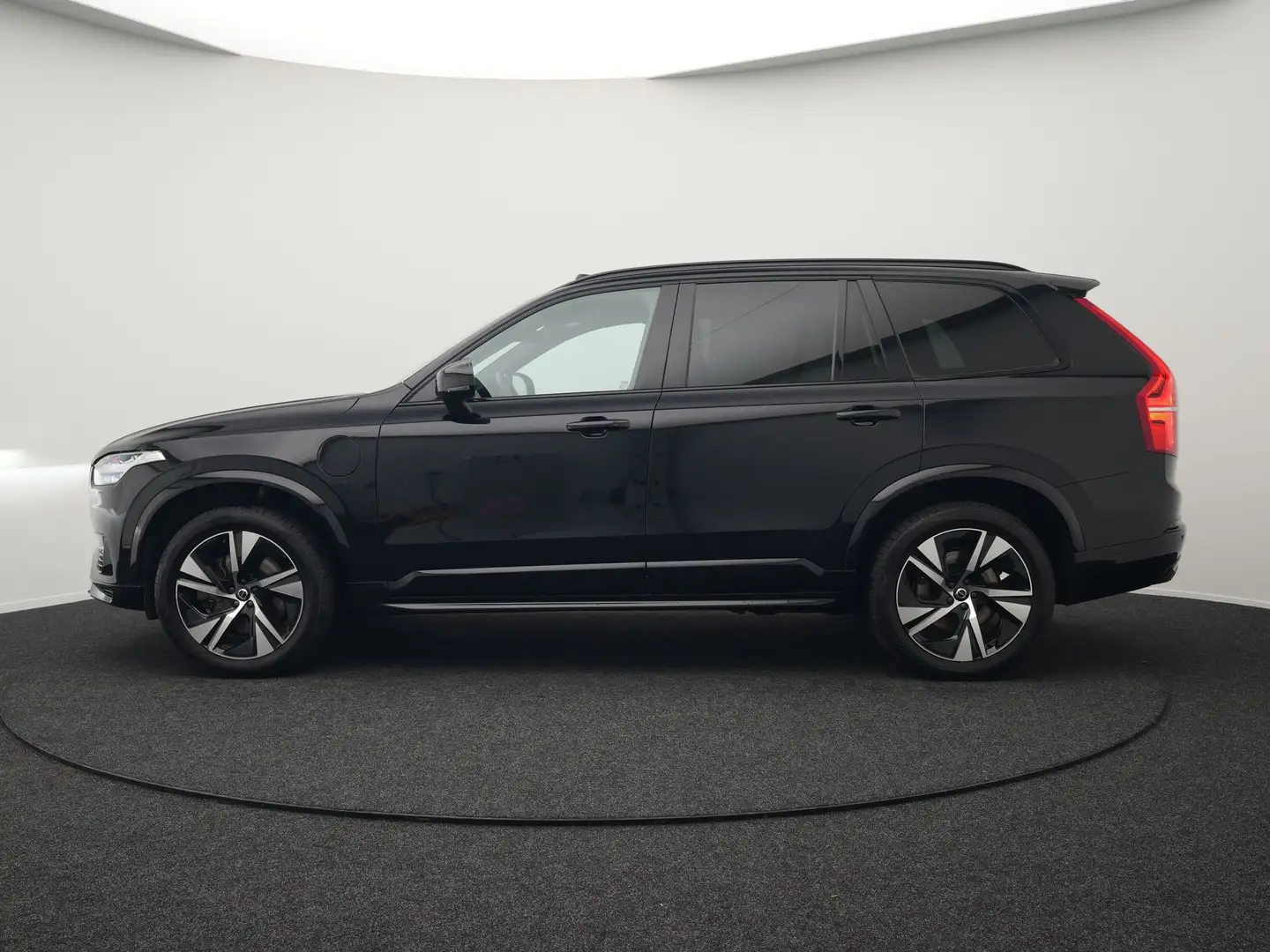 Volvo XC90 T8 Recharge AWD R-Design Plug In Hybrid LONG RANGE Zwart - 2