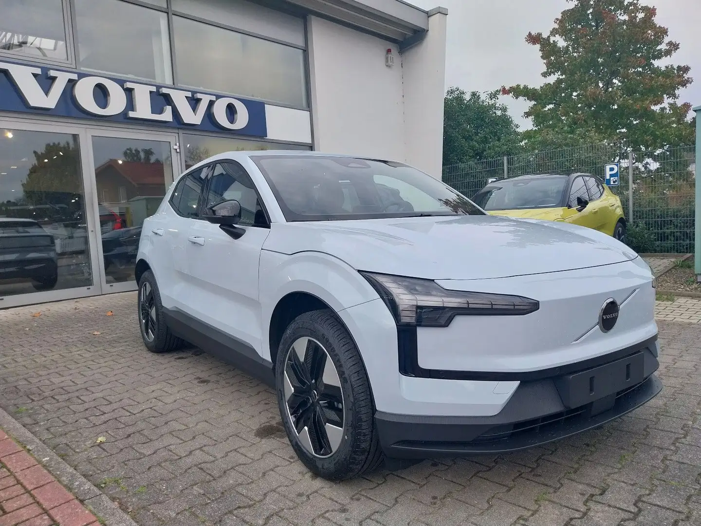 Volvo EX30 Core 2WD Pure Electric Blau - 1