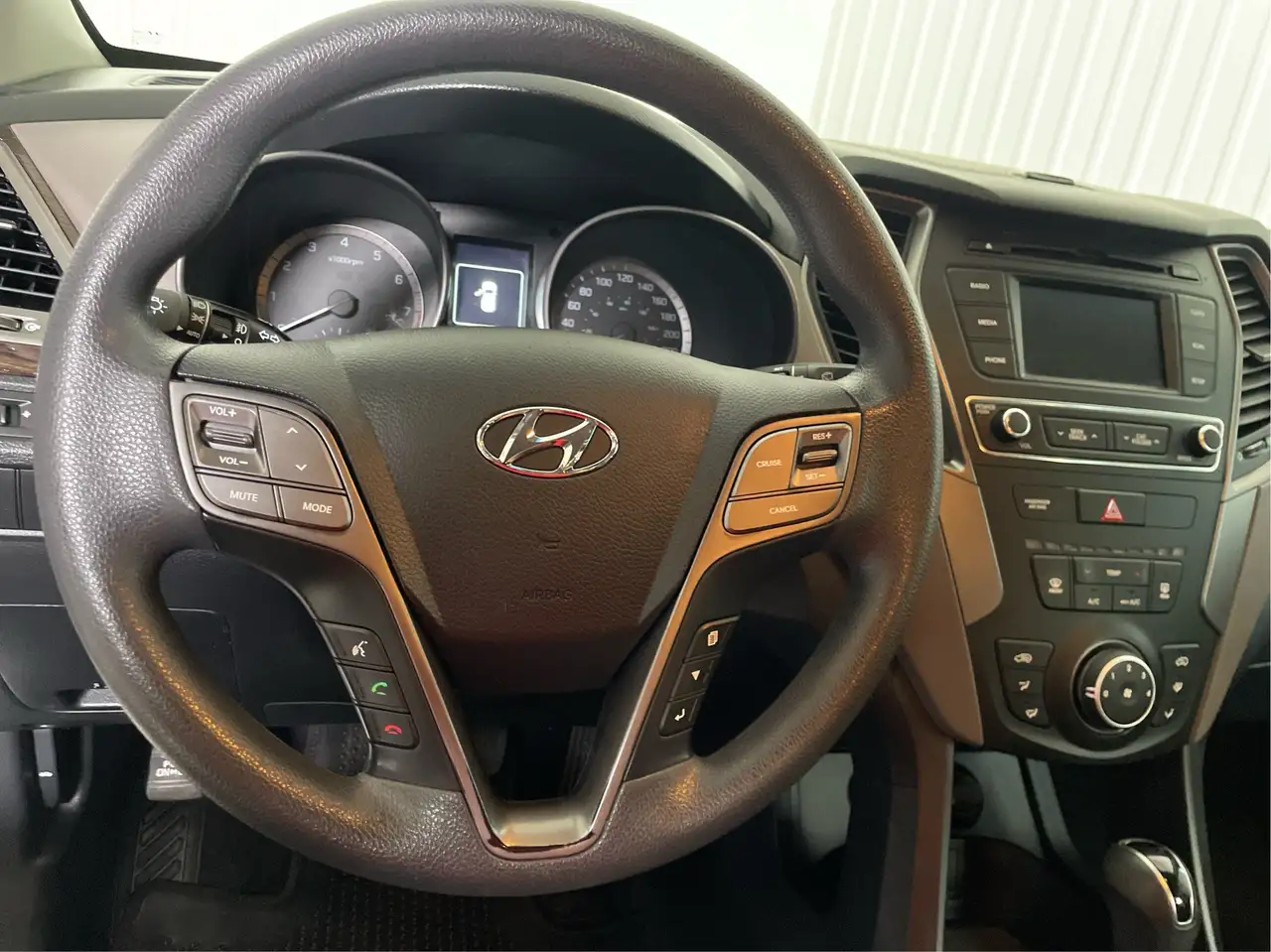 Hyundai SANTA FE photo Hyundai SANTA FE