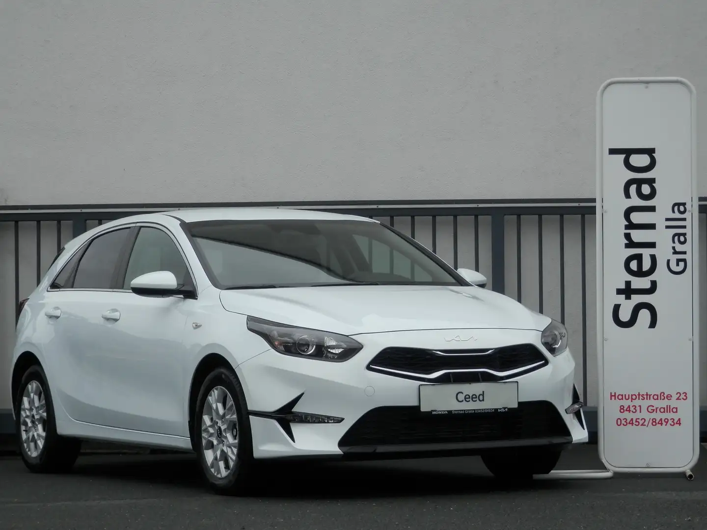 Kia Ceed / cee'd 1,0 T-GDI GPF Silber Weiß - 2