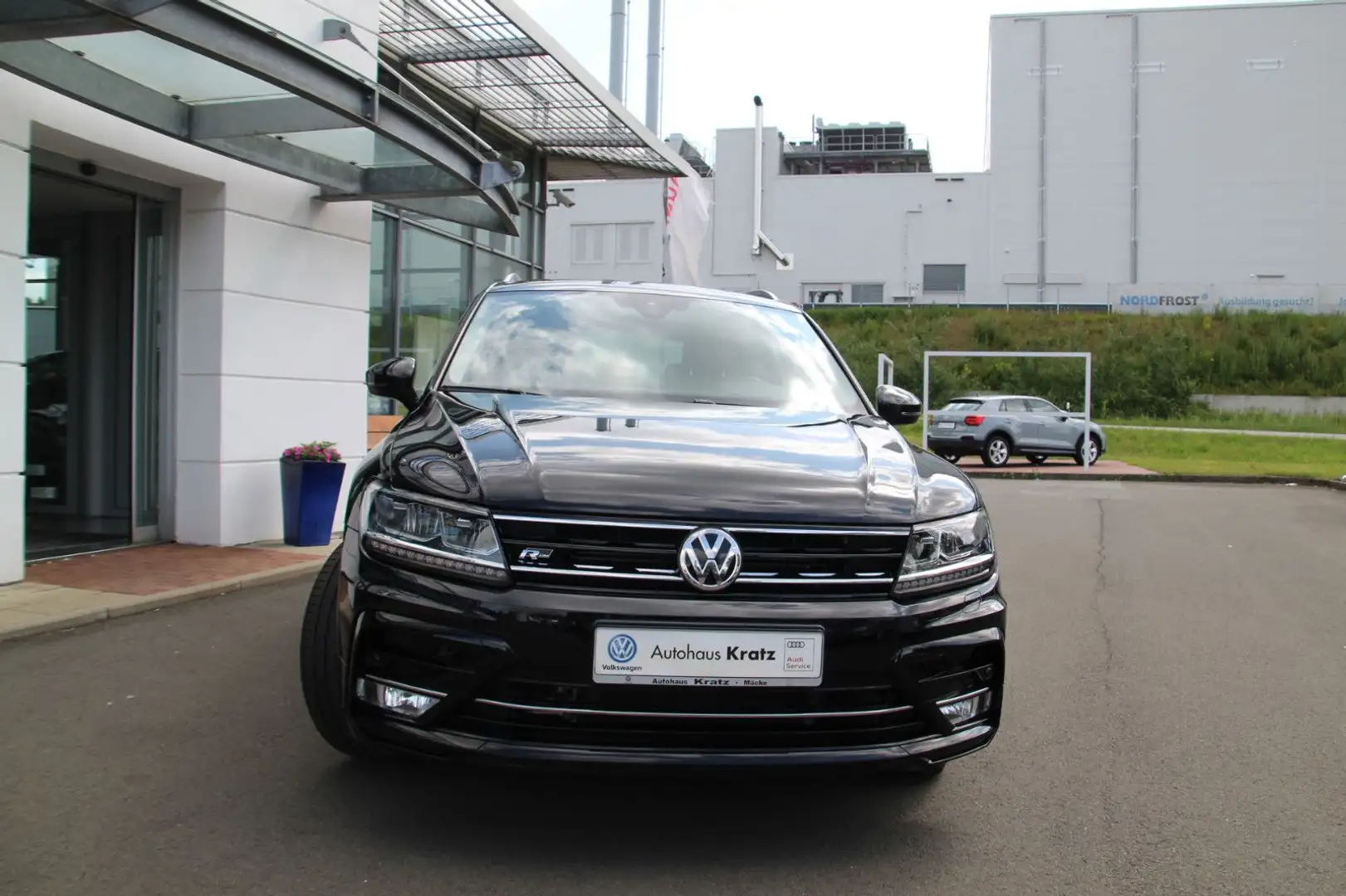 Volkswagen Tiguan R-Line Highline TSI DSG 4Motion Leder+AHK Schwarz - 2