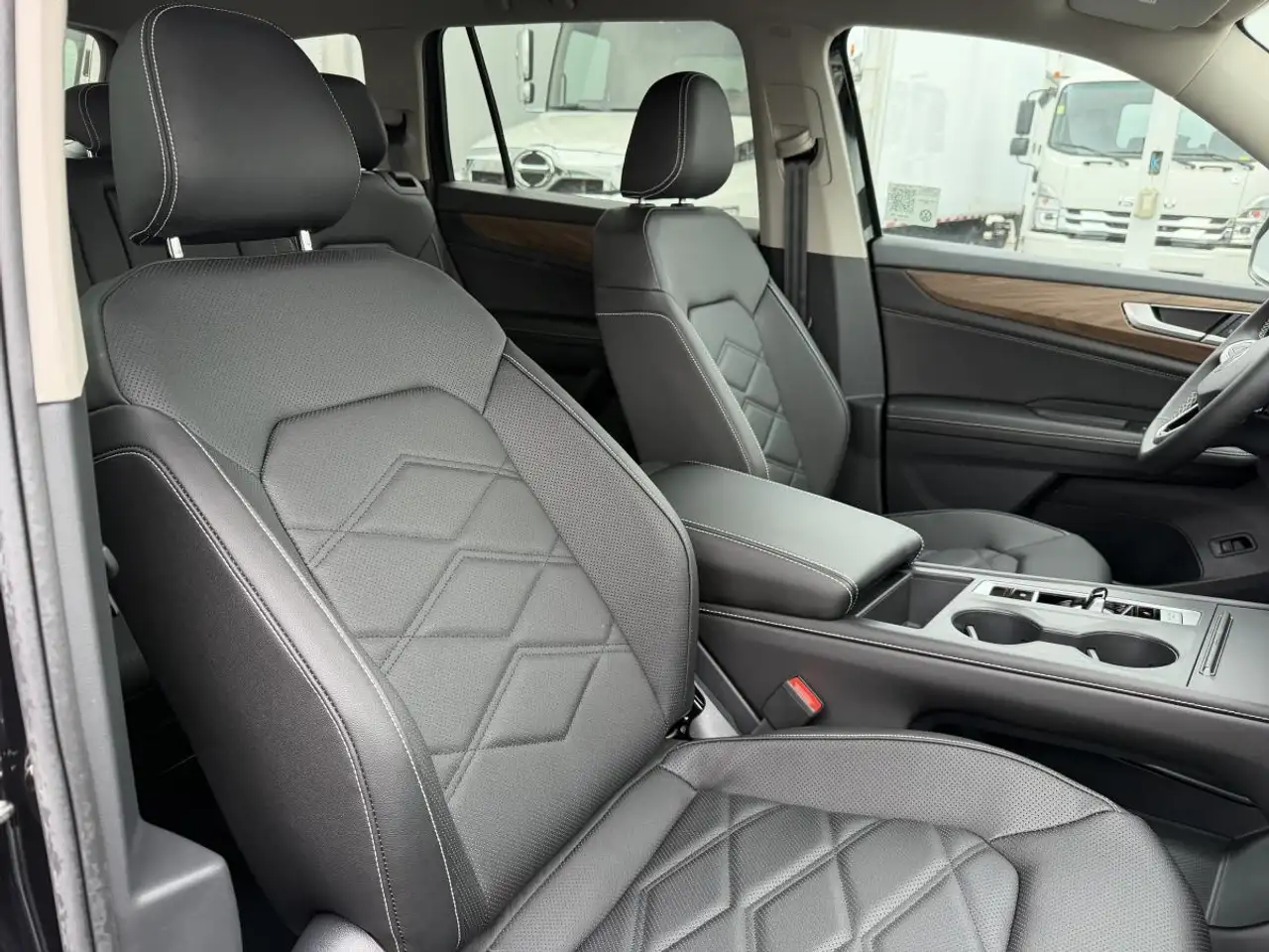 Volkswagen Atlas снимка Volkswagen Atlas