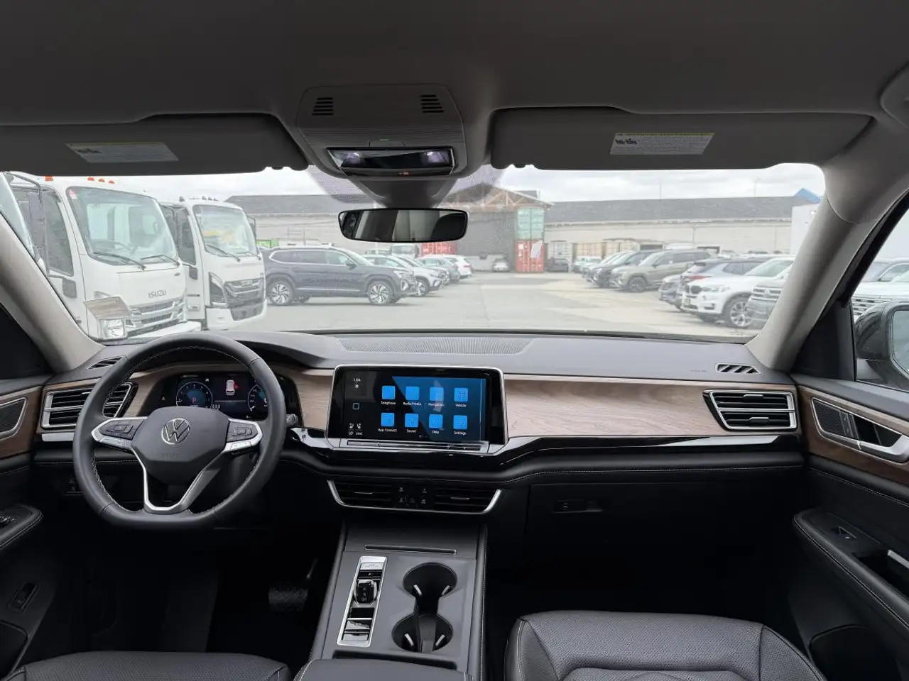 Volkswagen Atlas снимка Volkswagen Atlas