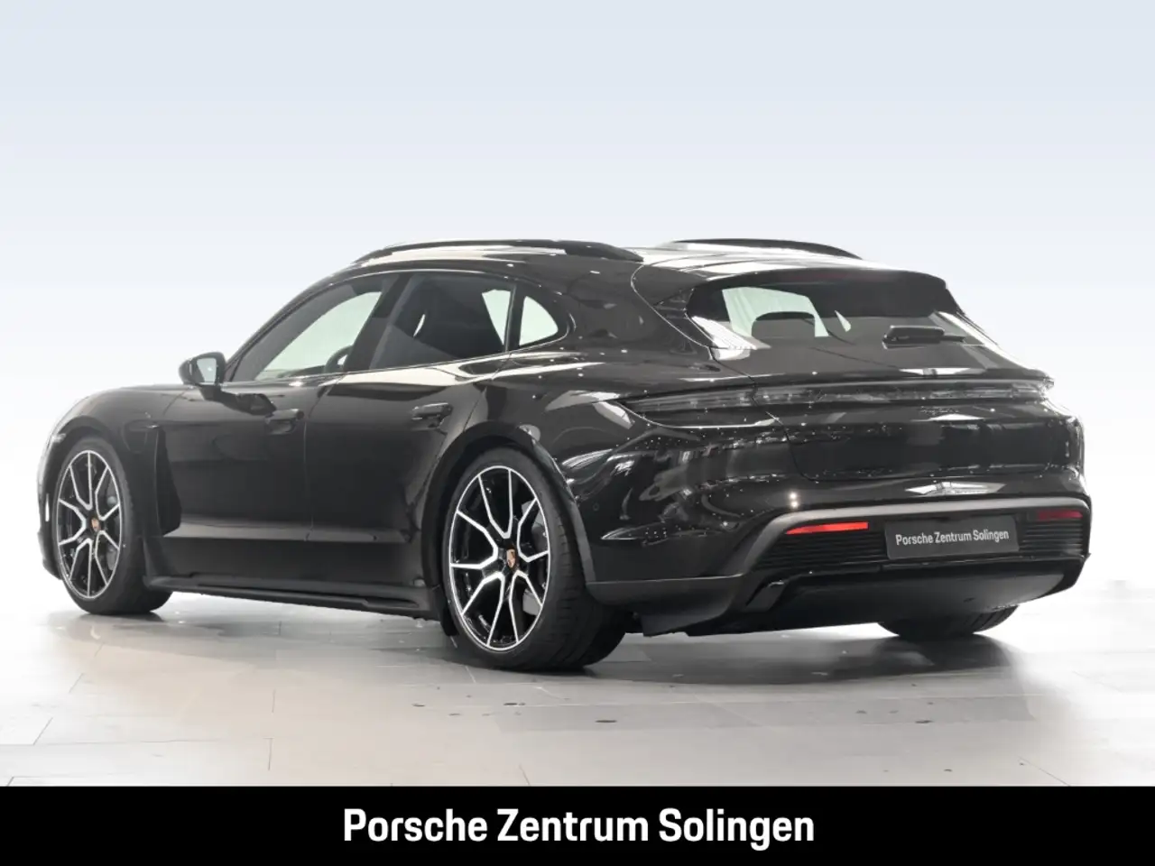 Porsche Taycan Sport Turismo Black Edition PANO Beifahrer SportDe 3