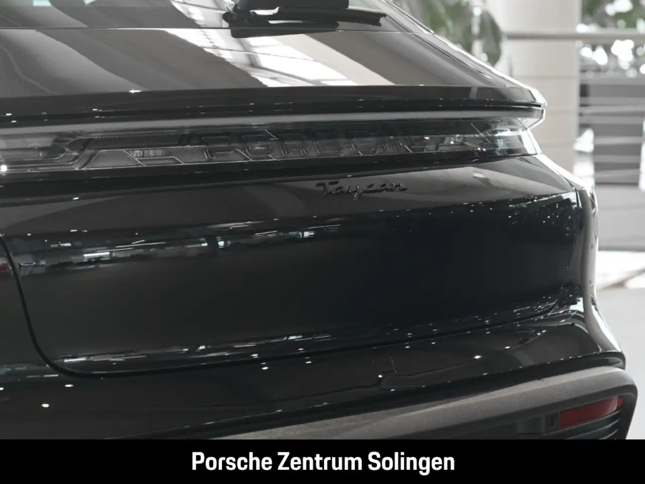 Porsche Taycan Sport Turismo Black Edition PANO Beifahrer SportDe 8