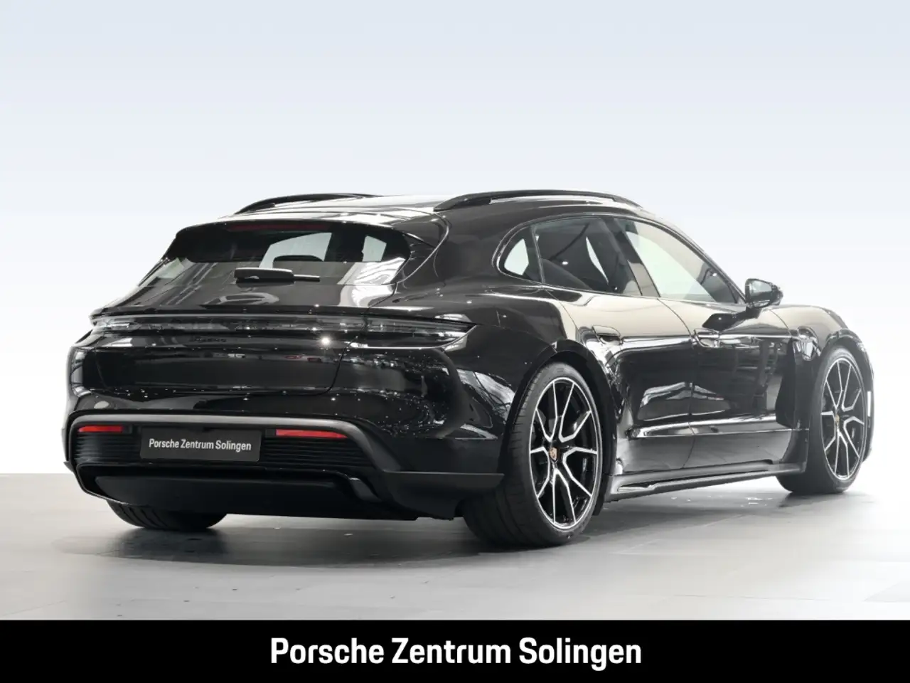 Porsche Taycan Sport Turismo Black Edition PANO Beifahrer SportDe 4