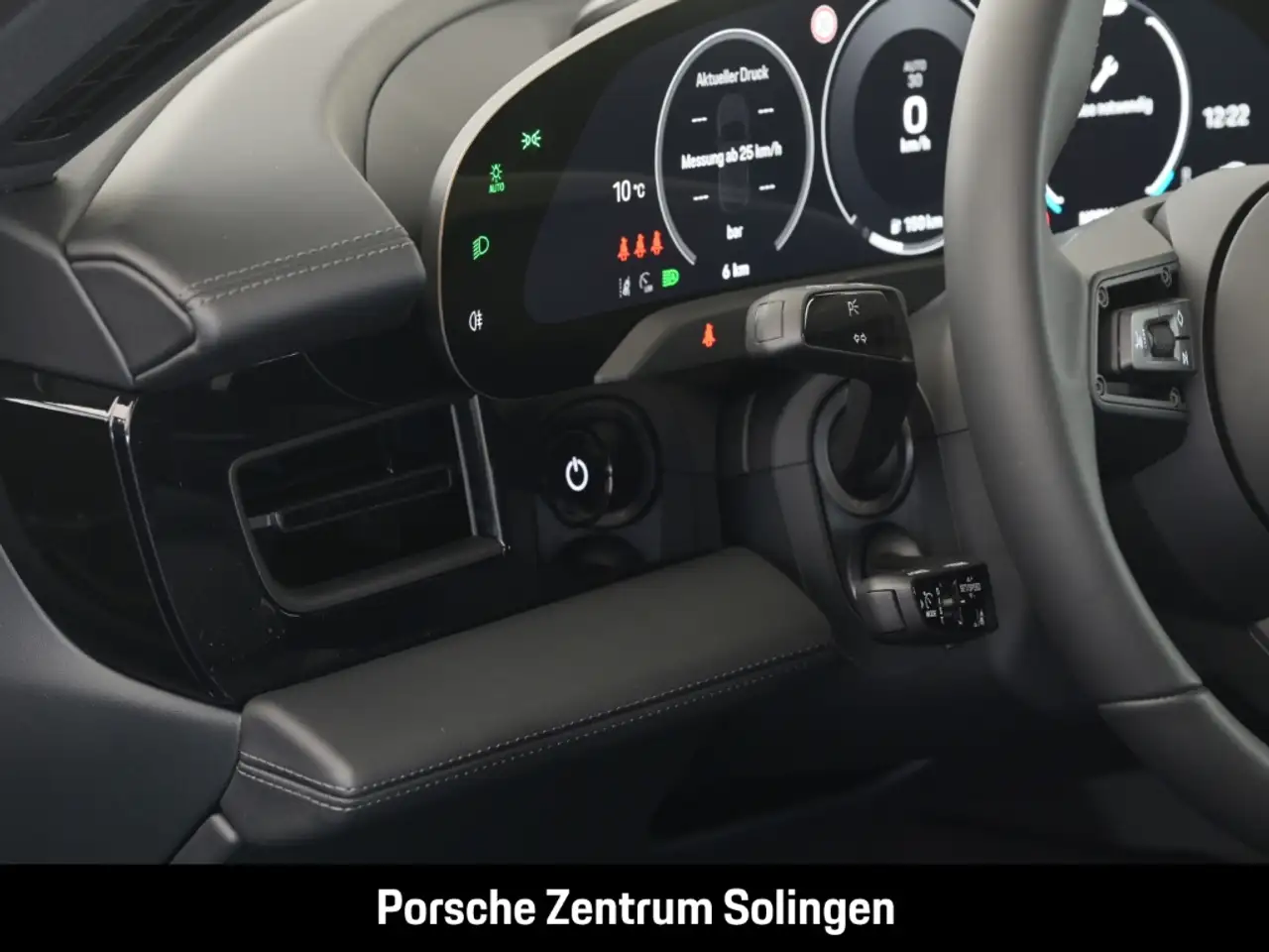 Porsche Taycan Sport Turismo Black Edition PANO Beifahrer SportDe 12