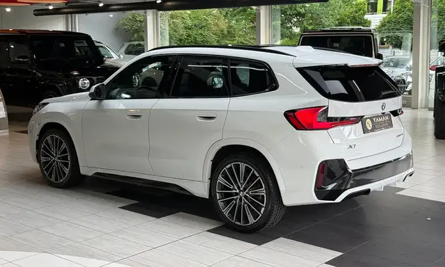 BMW X1 view 8