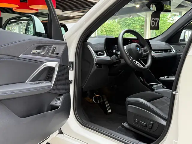 BMW X1 view 9