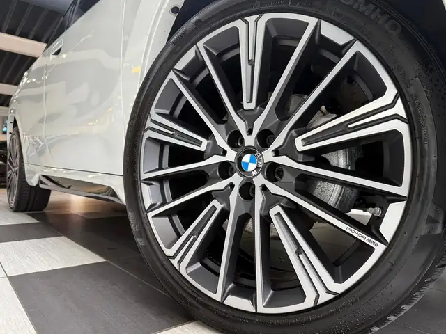 BMW X1 view 5