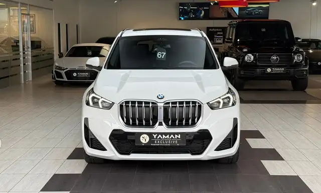 BMW X1 view 3