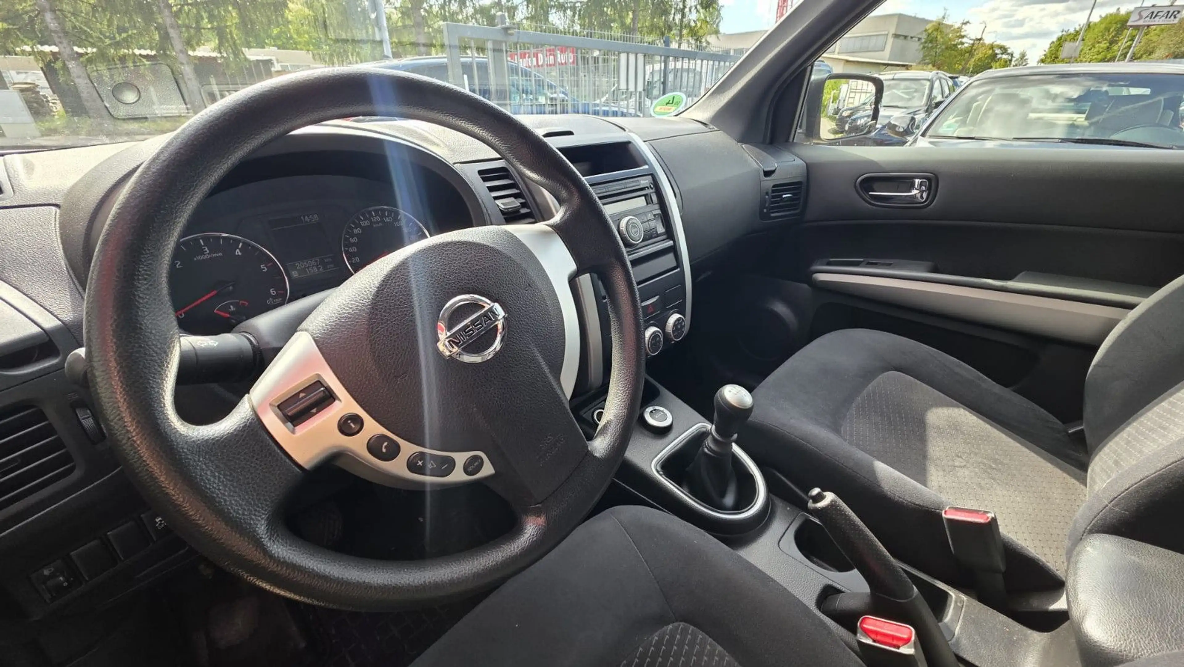 Nissan X-Trail 4x4 XE 2.0 dCi DPF — photo 10