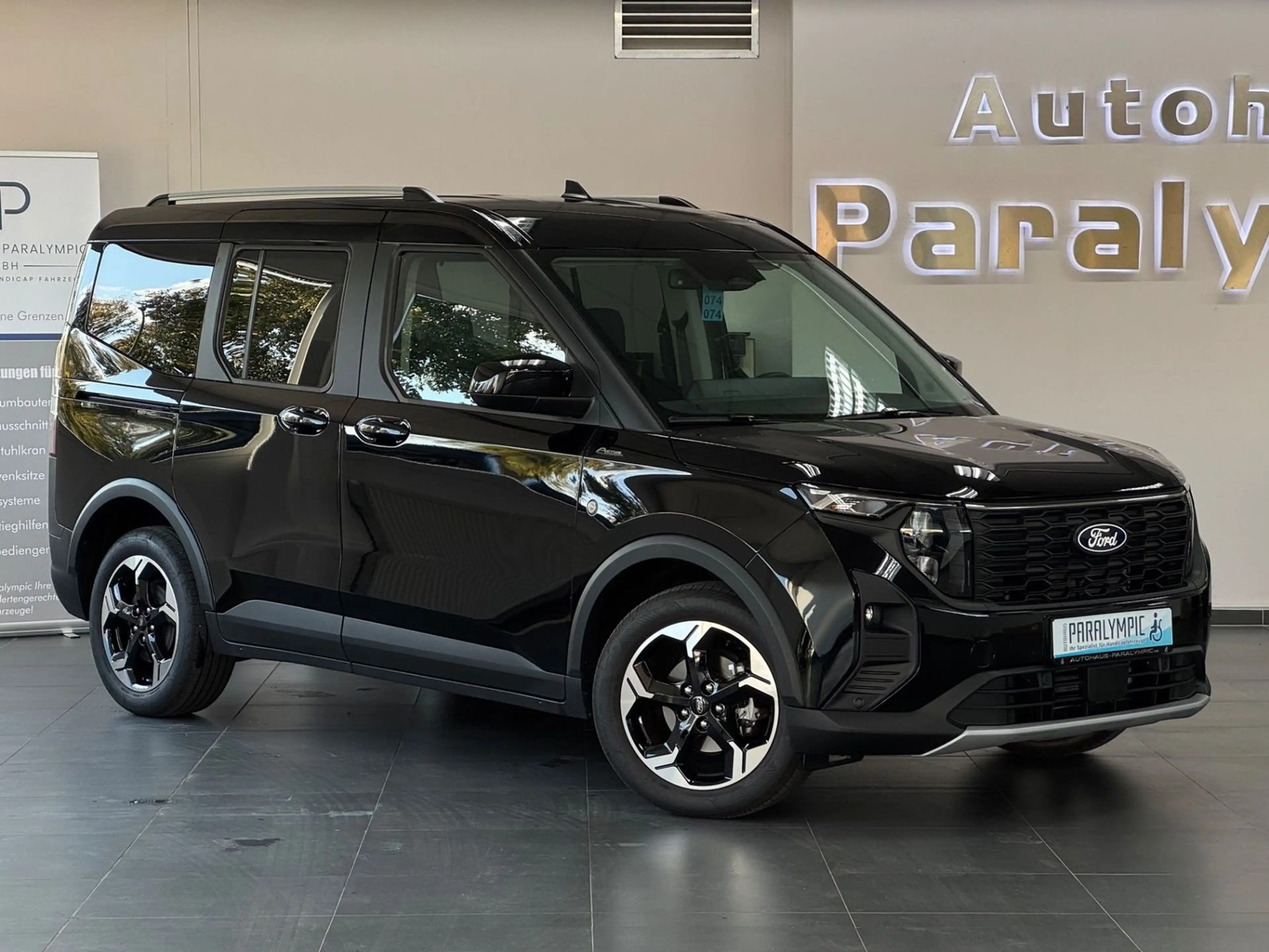 Ford Tourneo Courier Active Behindertengerecht-Rampe