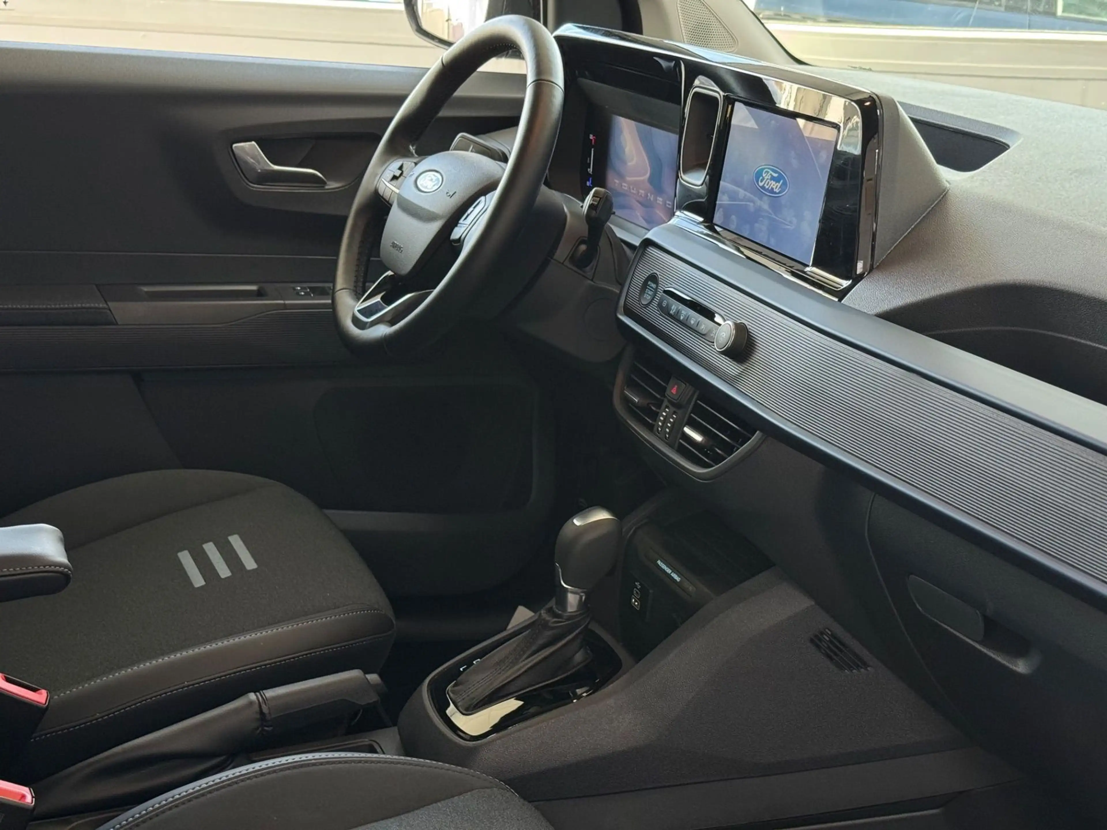 Ford Tourneo Courier Active Behindertengerecht-Rampe — photo 7