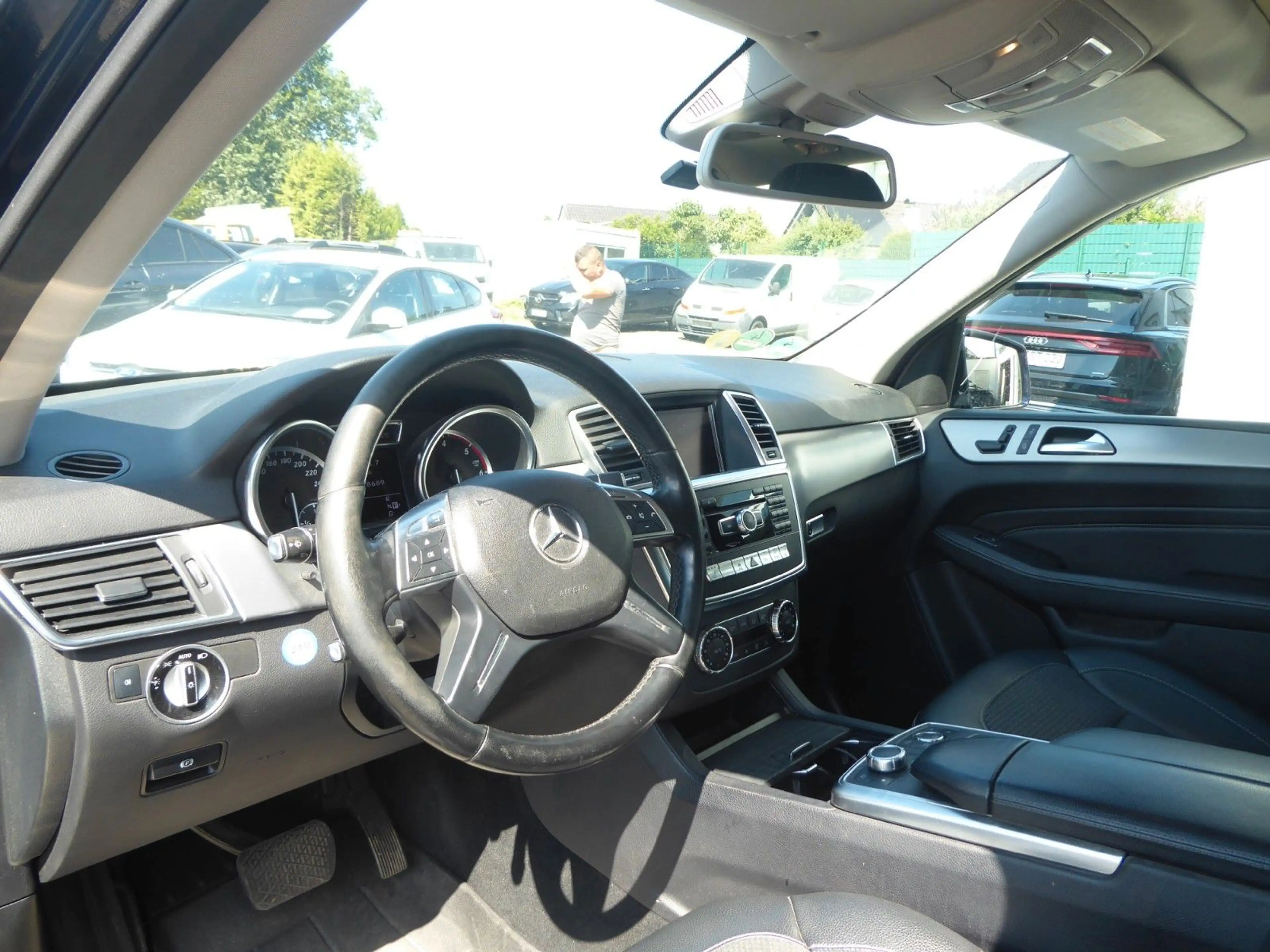 Mercedes-Benz ML 350 CDI BlueTec 4Matic AMG — photo 8