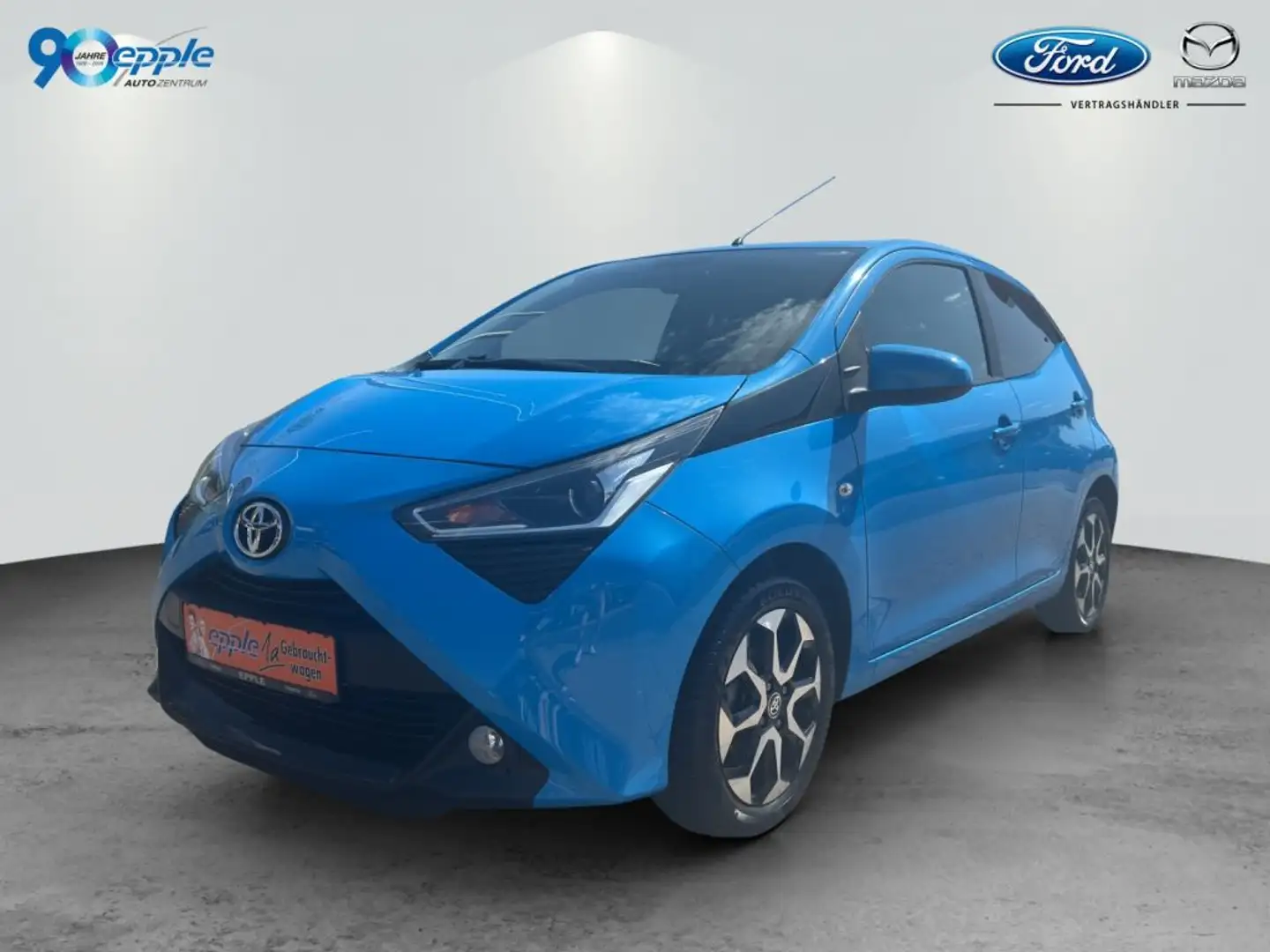 Toyota Aygo X x-play connect Blau - 1