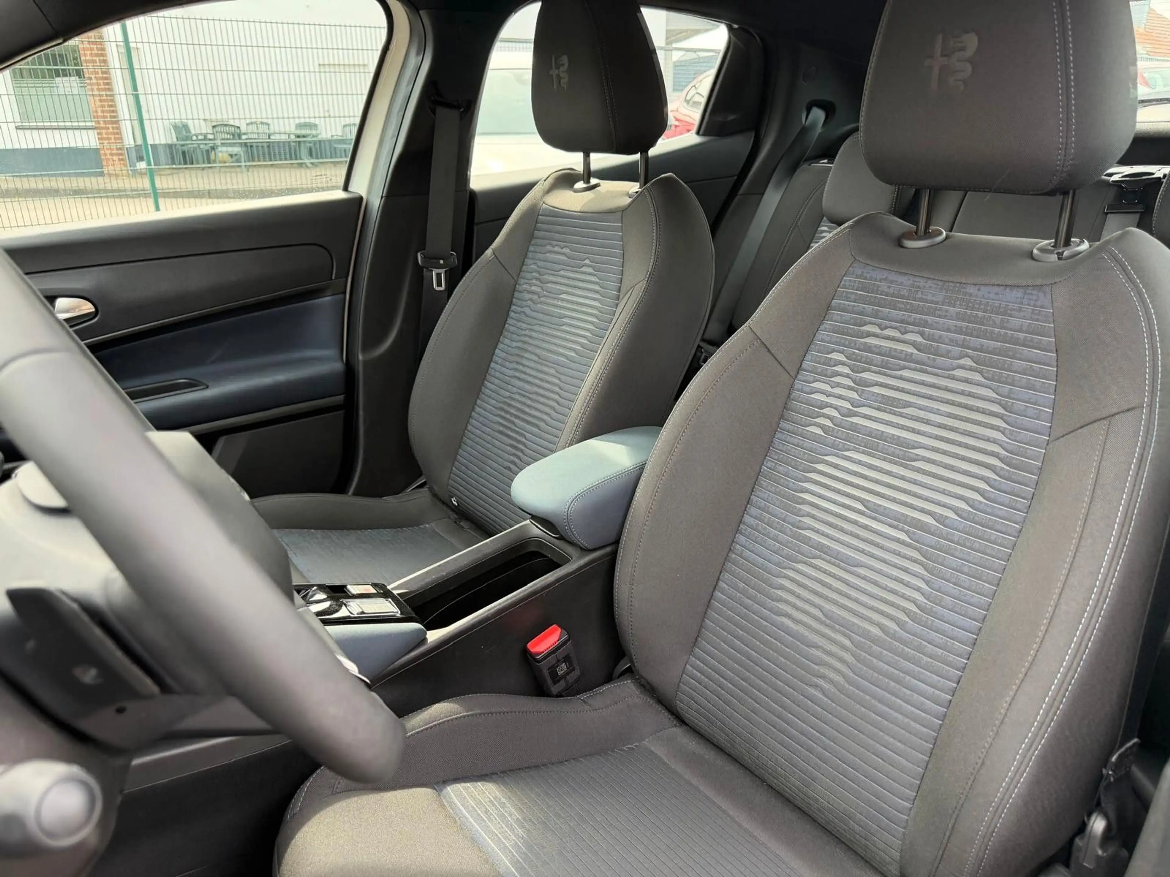 Alfa Romeo Junior Ibrida 1.2 #TechnologiePaket — photo 11