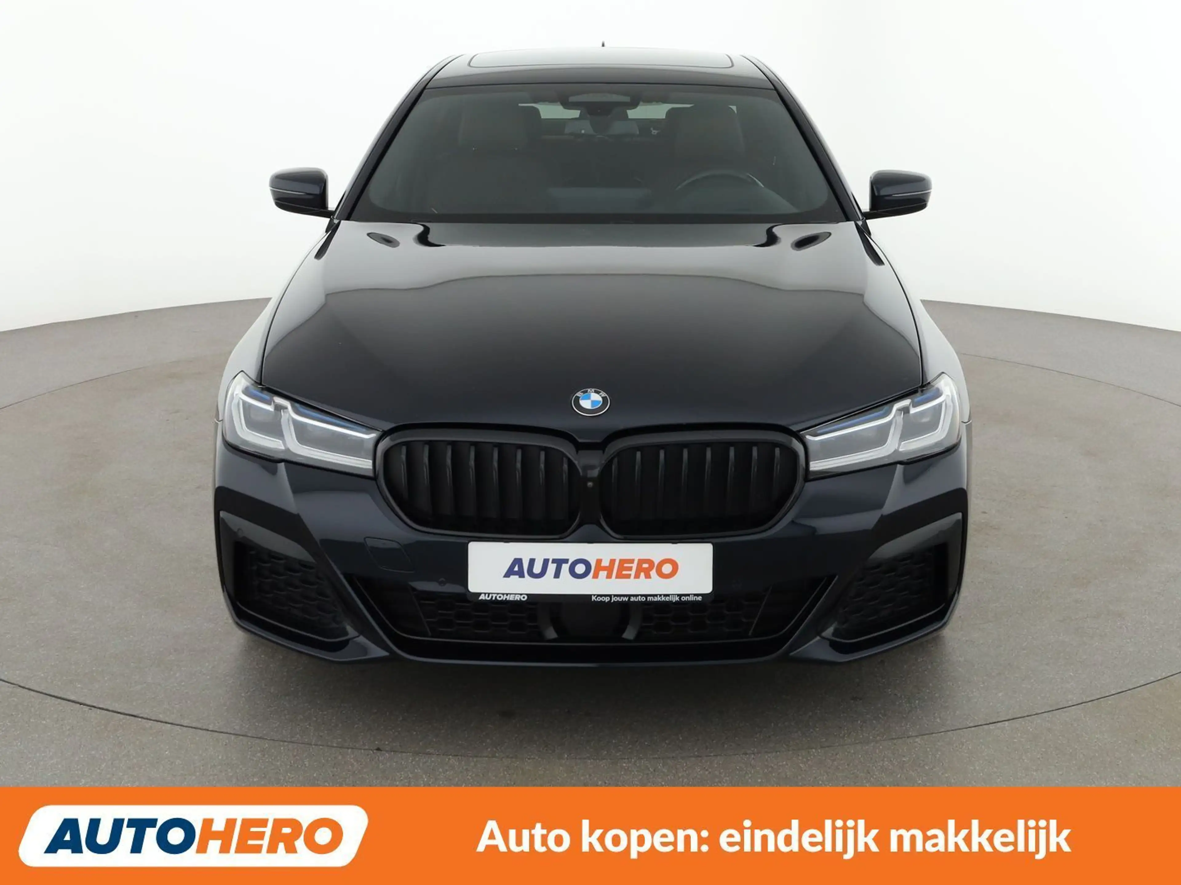 BMW 545 545e xDrive M Sport — photo 9