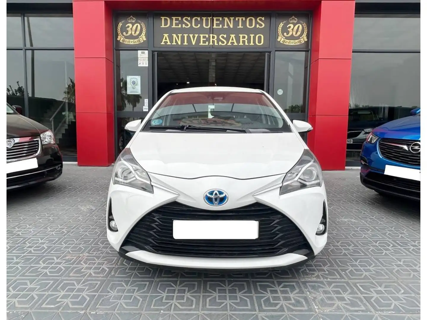 Toyota Yaris 100H 1.5 Active Blanco - 2
