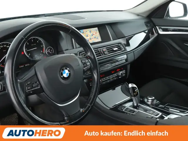 BMW 5 Series view 11