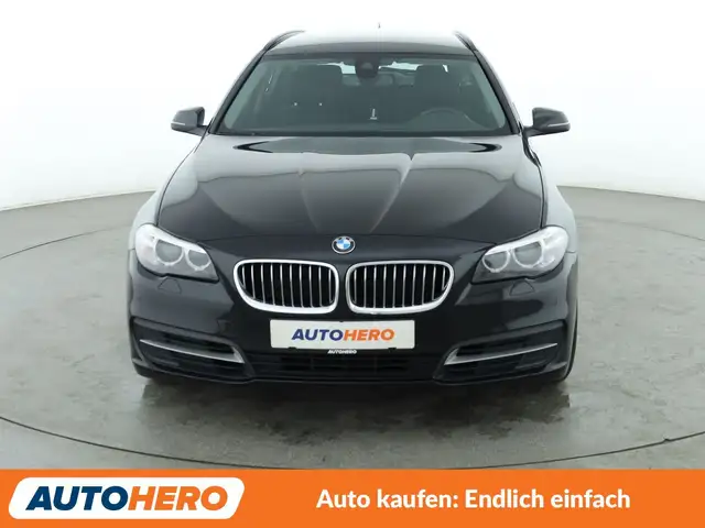BMW 5 Series view 9