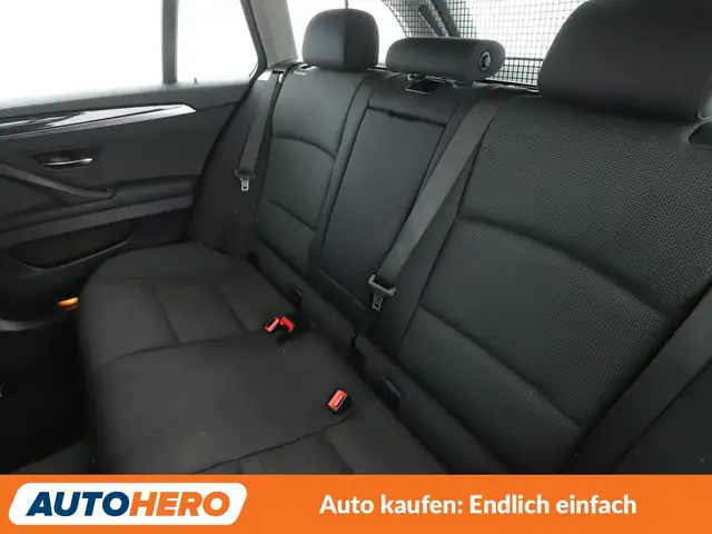 BMW 5 Series view 15