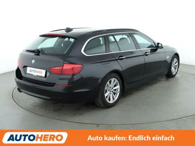 BMW 5 Series view 6